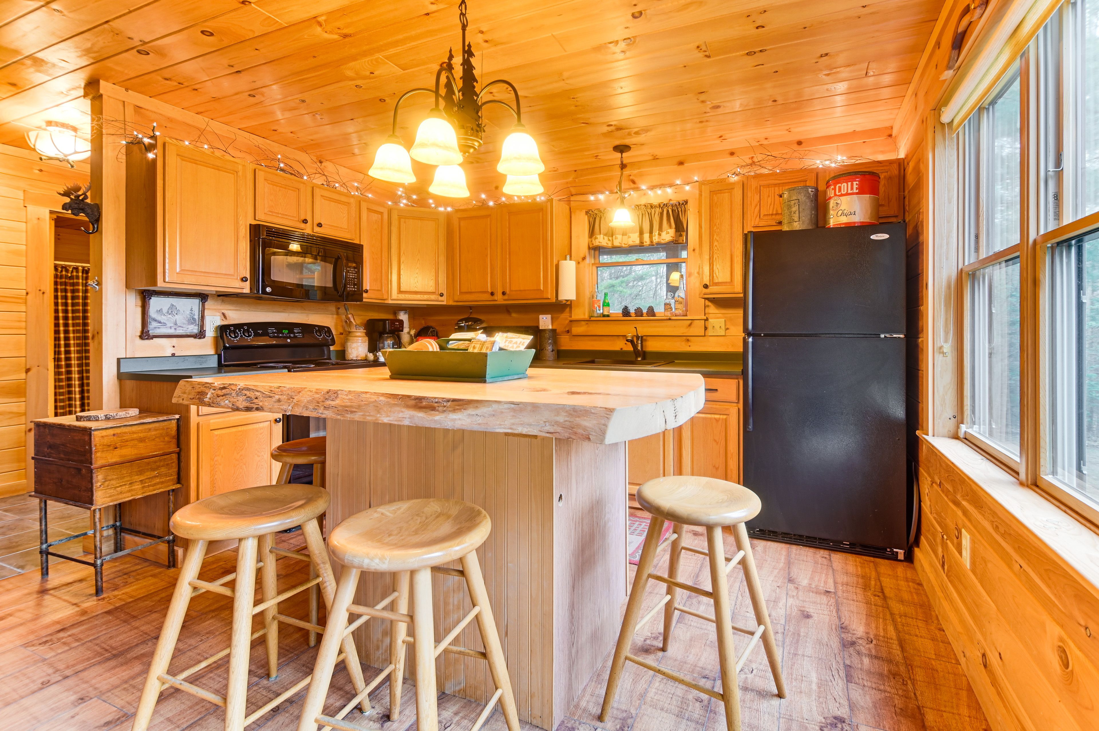 Kitchen | Keurig | Blender | Toaster | 1st Floor