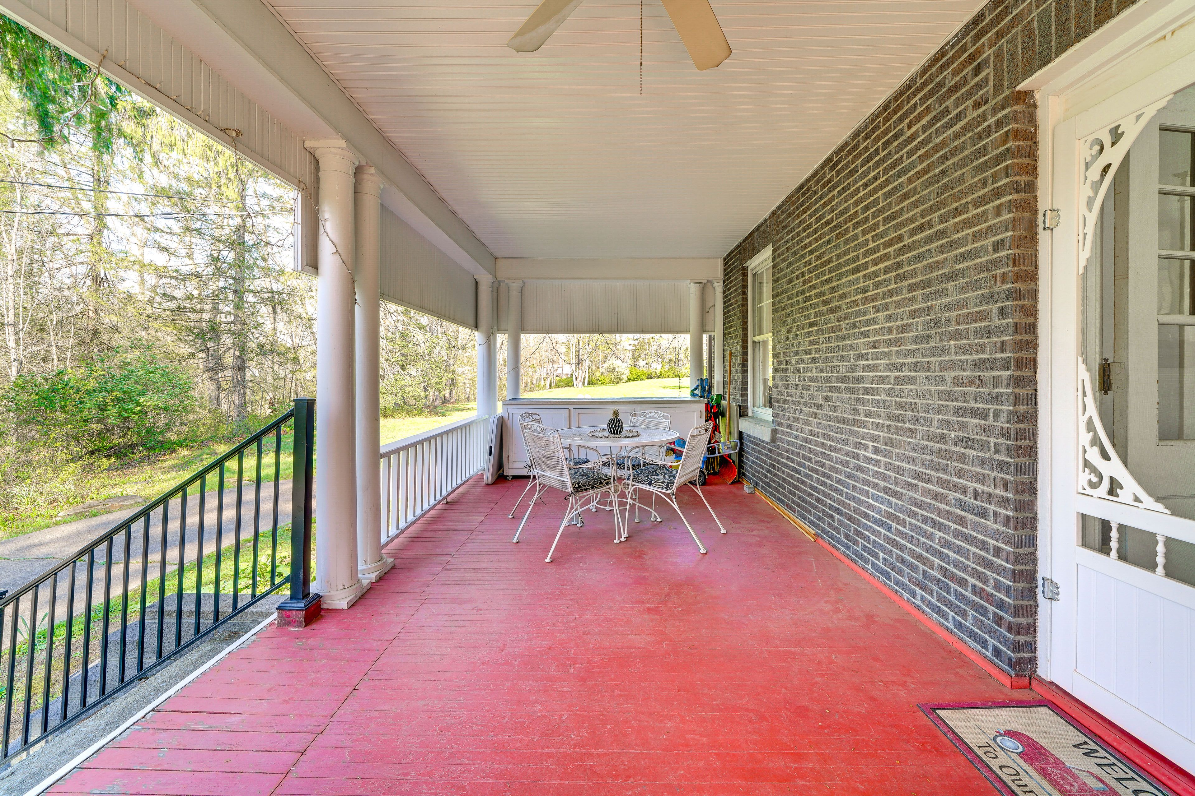 Furnished Porch | Outdoor Dining