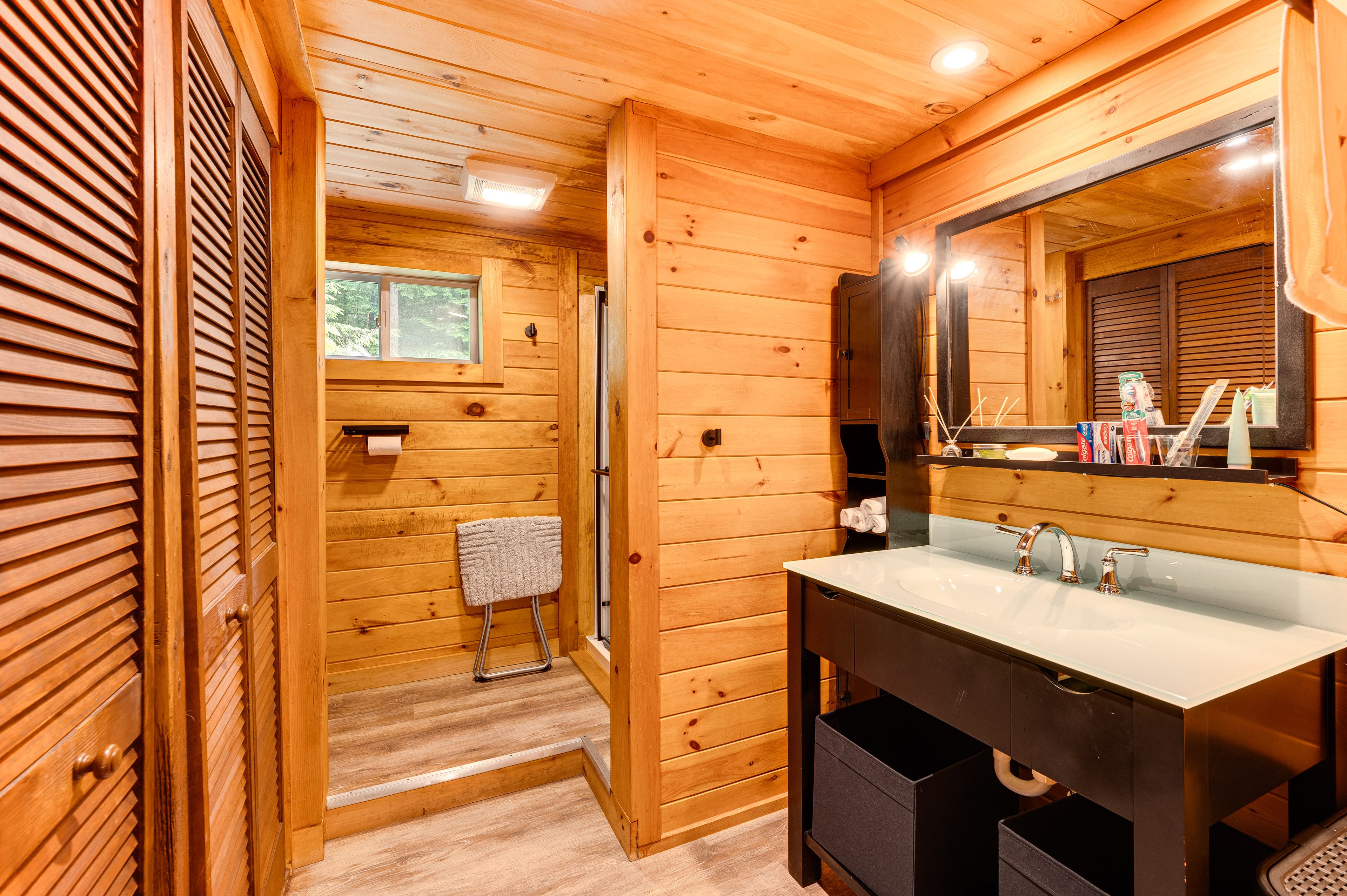 Full Bathroom | 1st Floor | Washer & Dryer | Shower