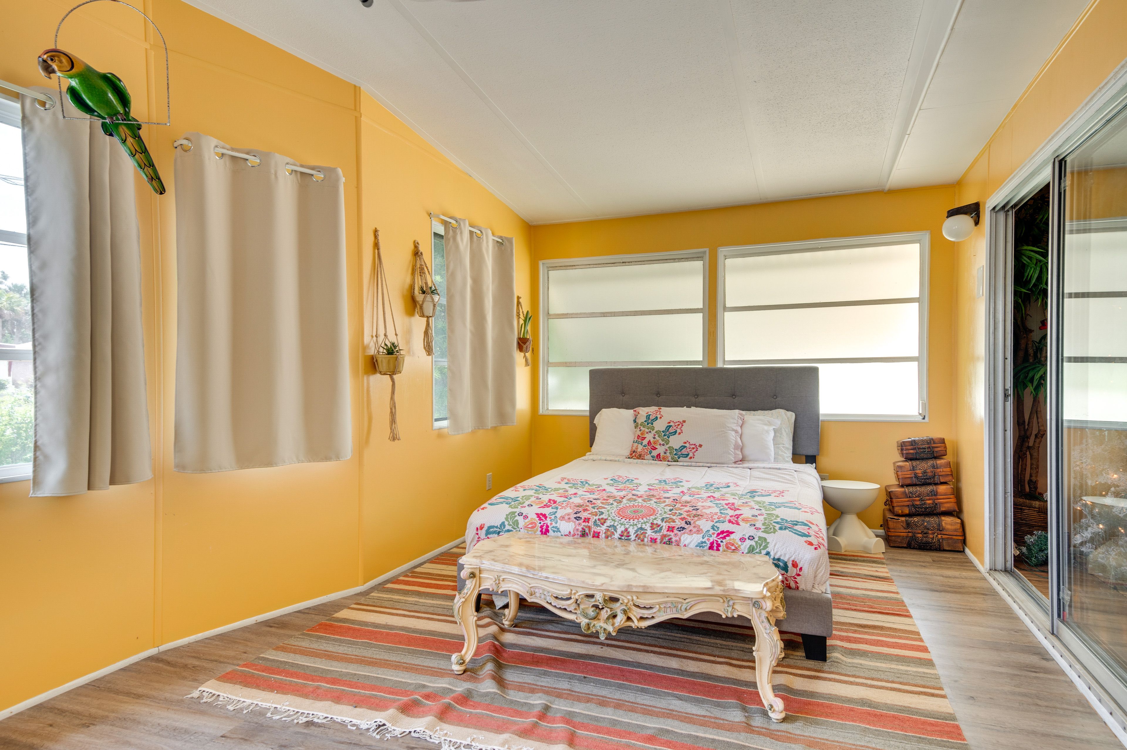 Bonus Room | Queen Bed