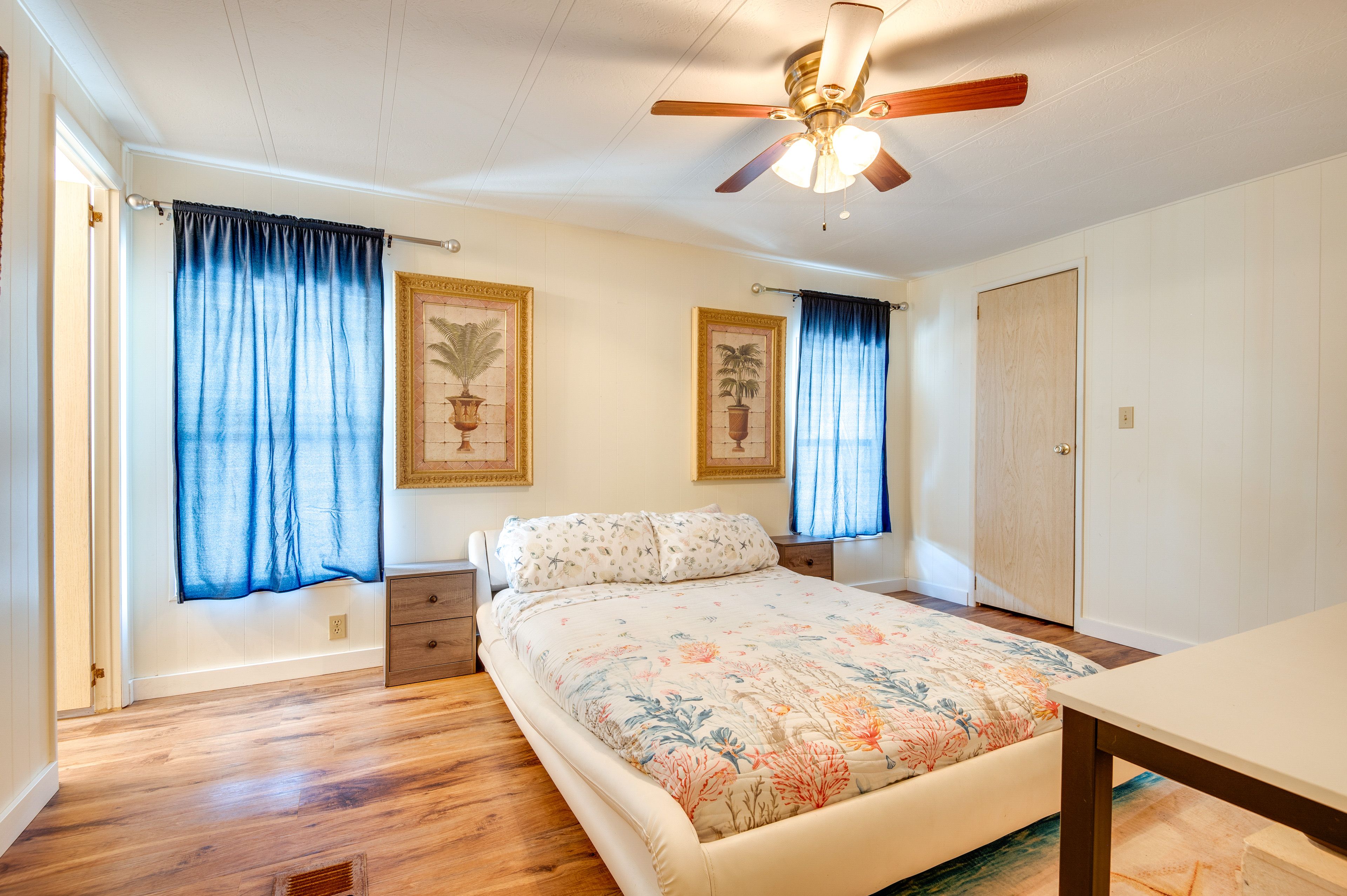 Bedroom 1 | King Bed | Linens Provided | Smart TV | En-Suite Bathroom