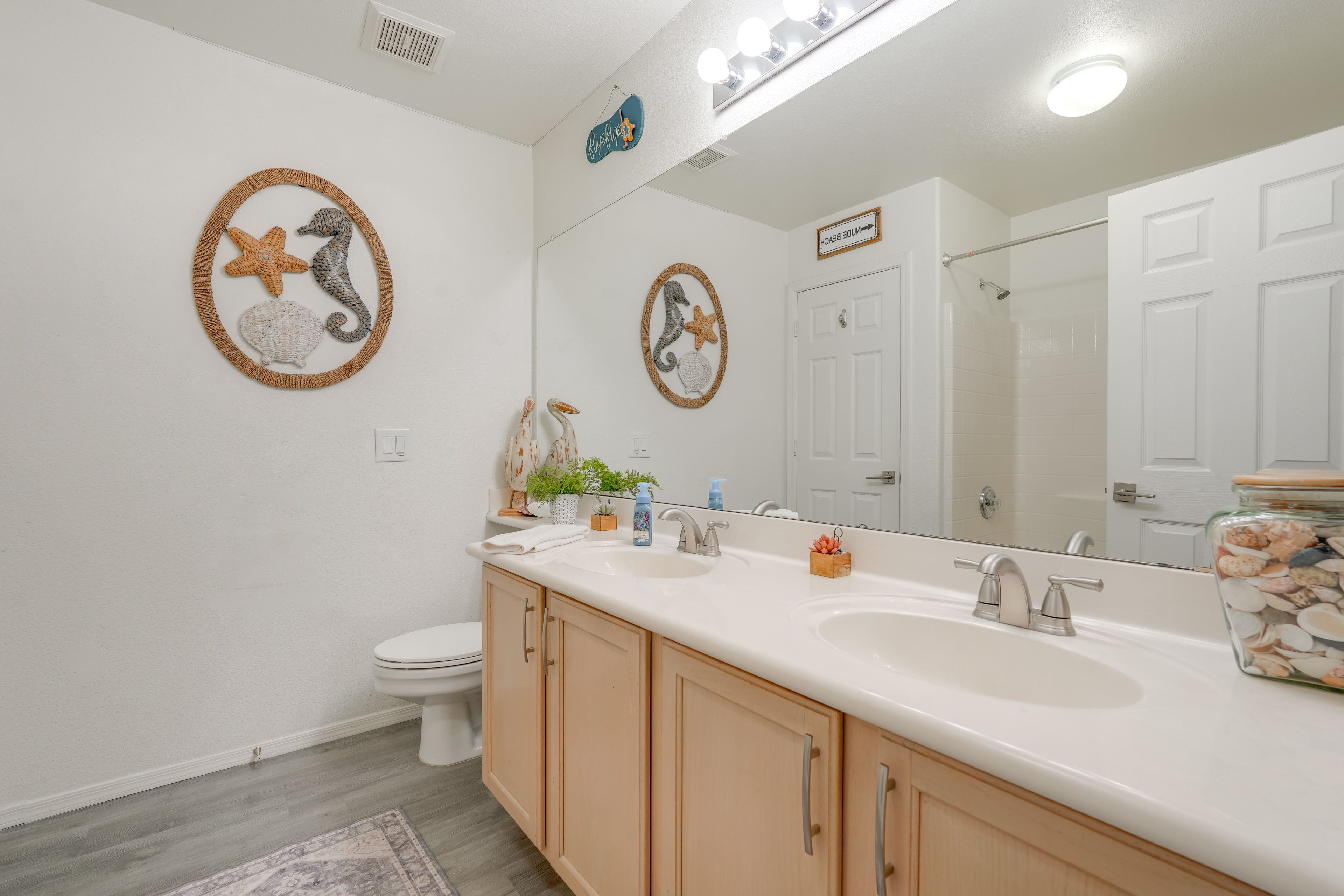 Full Bathroom