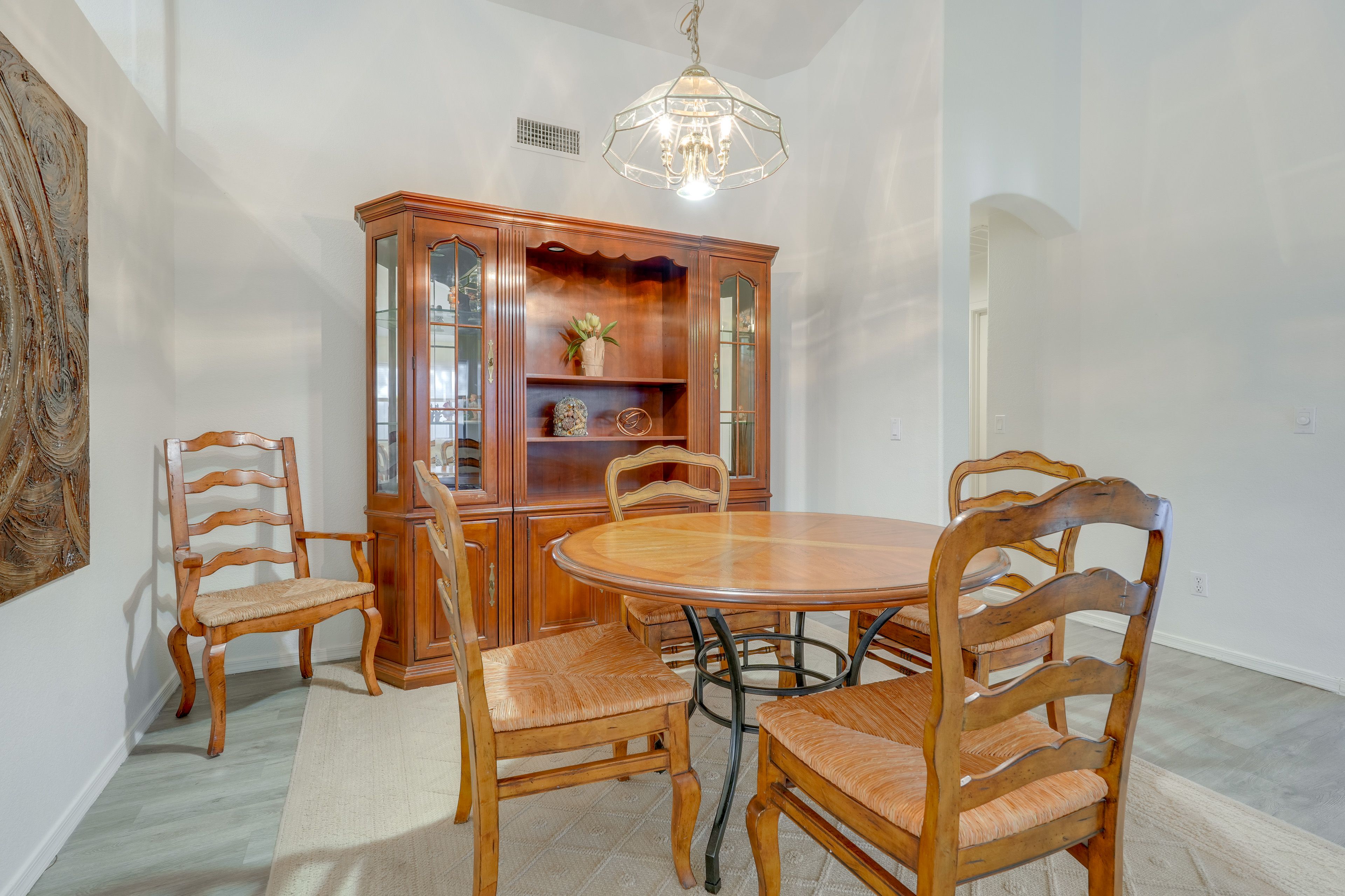 Dining Area | Dishware & Flatware | Central A/C & Heat