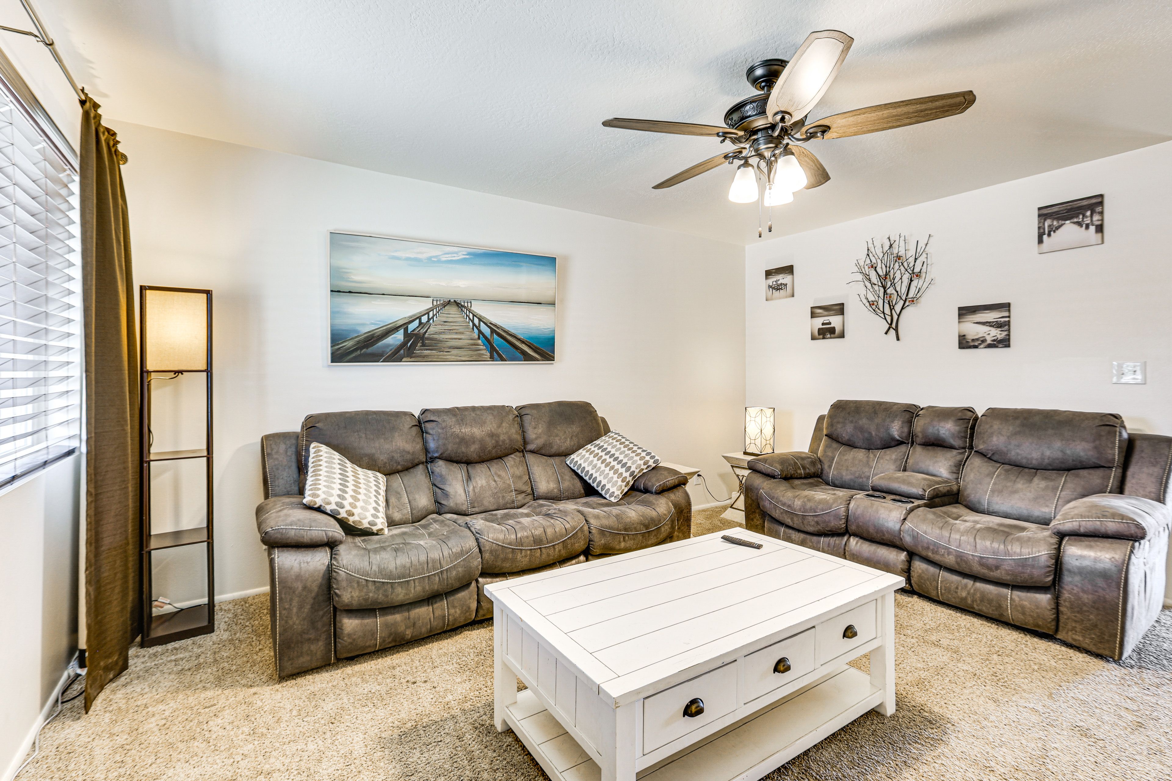 Living Room | Free WiFi | Smart TV