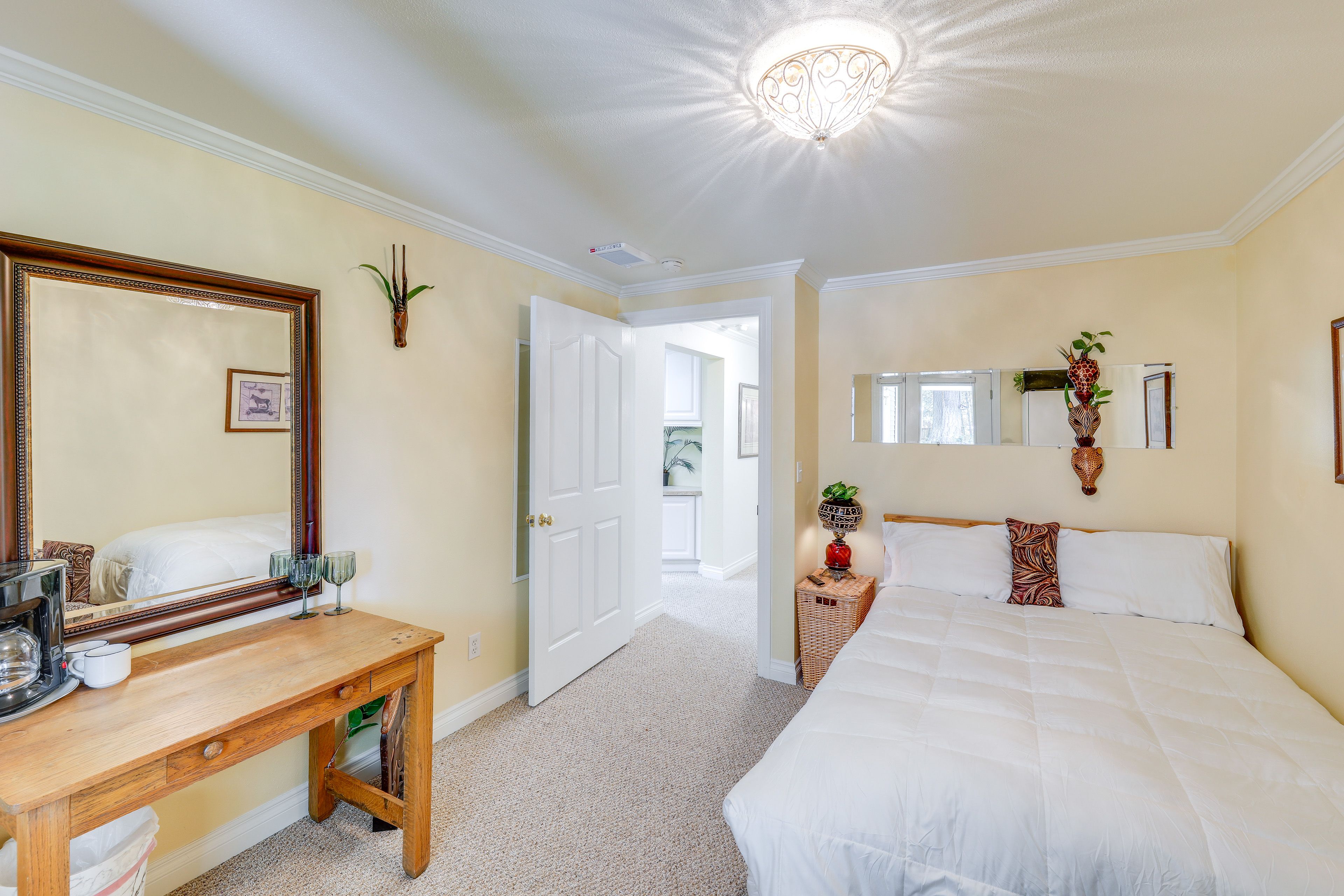 Bedroom 3 | Queen Bed | Smart TV