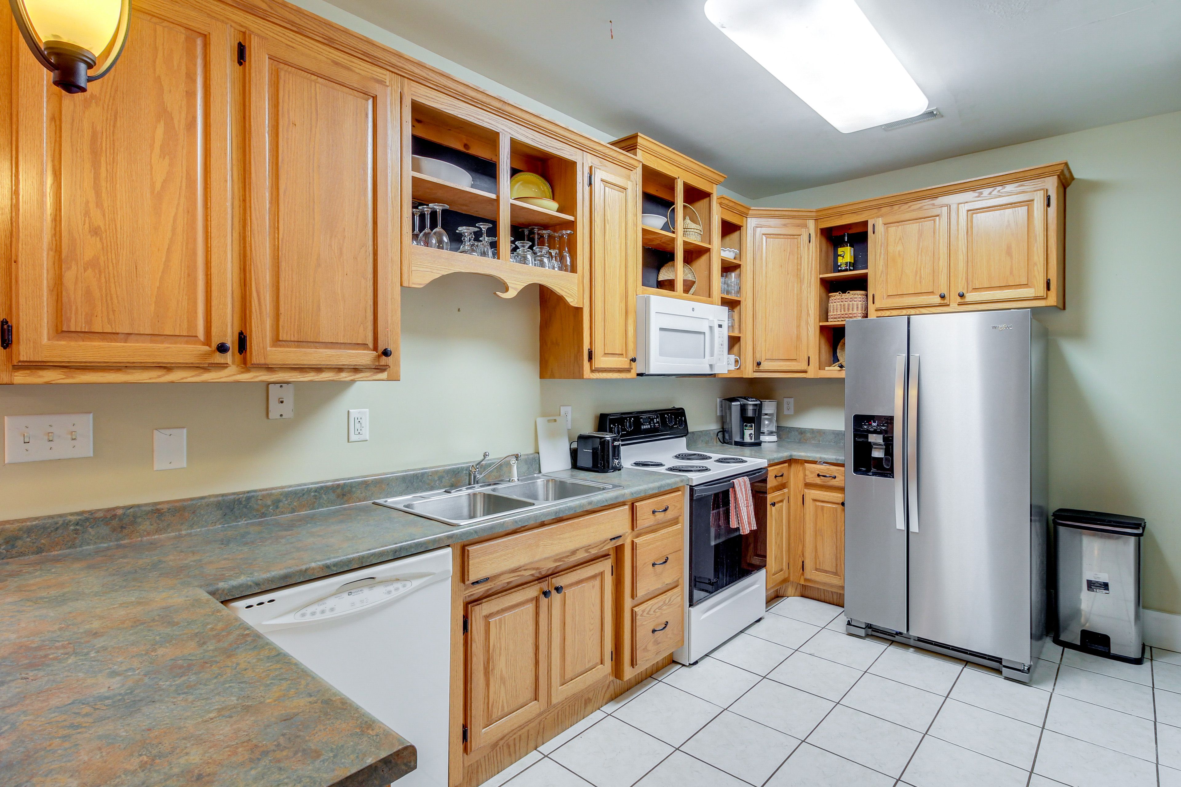 Kitchen | Dishwasher | Drip & Keurig Coffee Makers
