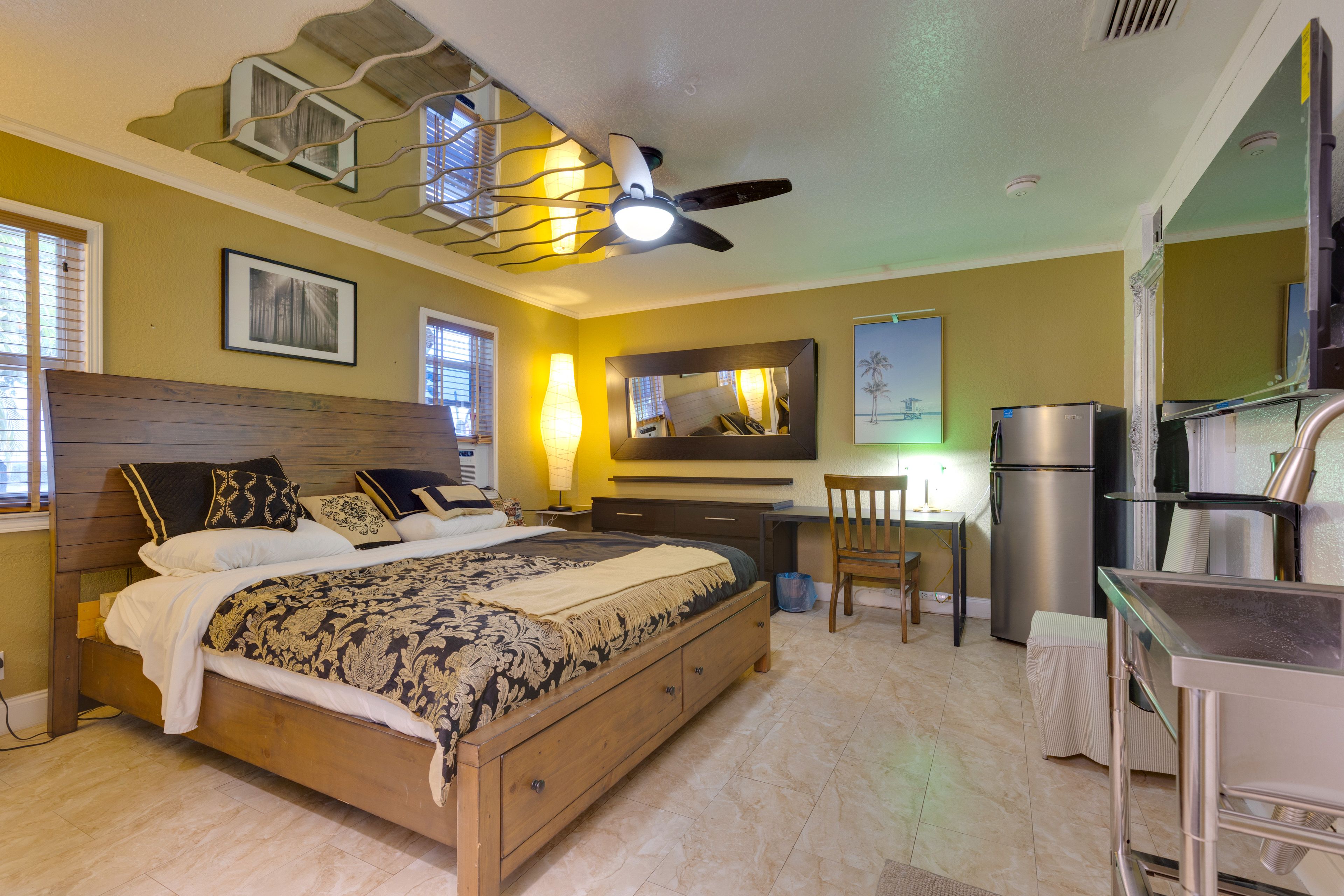 Fort Lauderdale Vacation Rental | Studio | 1BA | Step-Free Entry | 400 Sq Ft