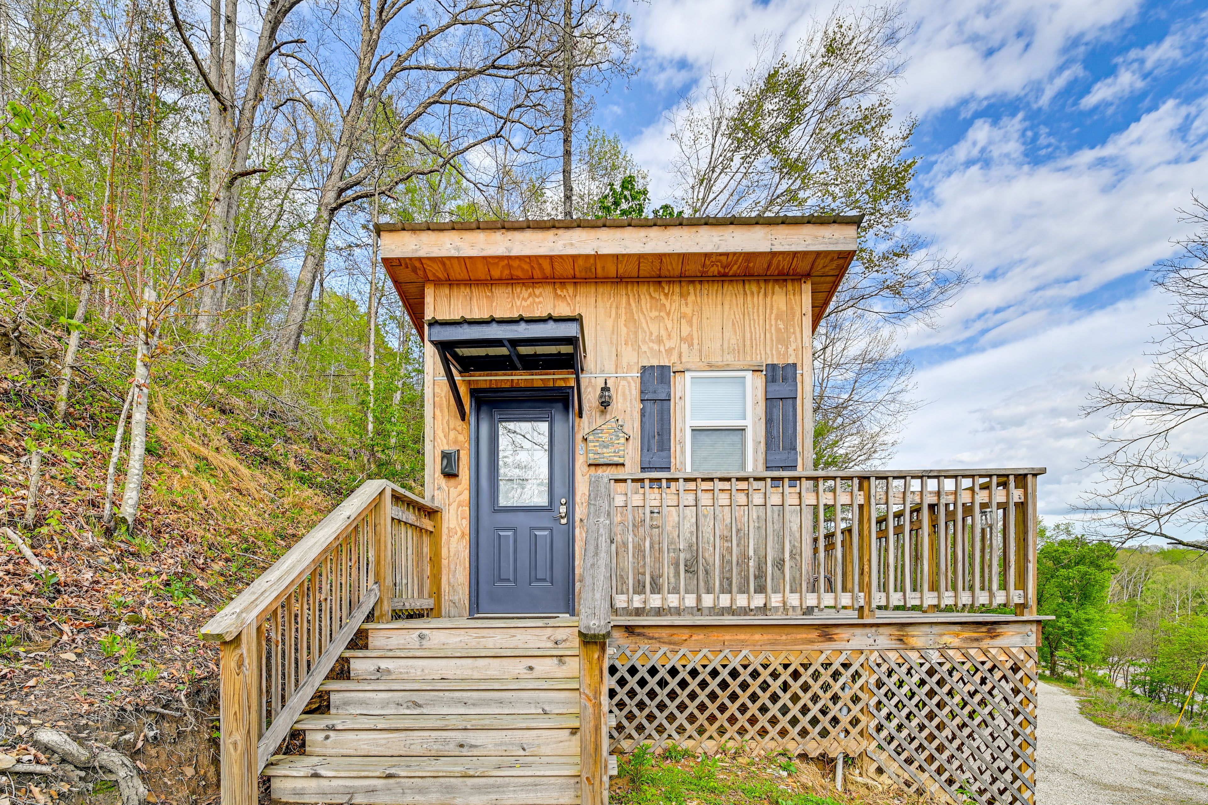 Bedroom 2 Exterior | Wraparound Porch | Dining Area
