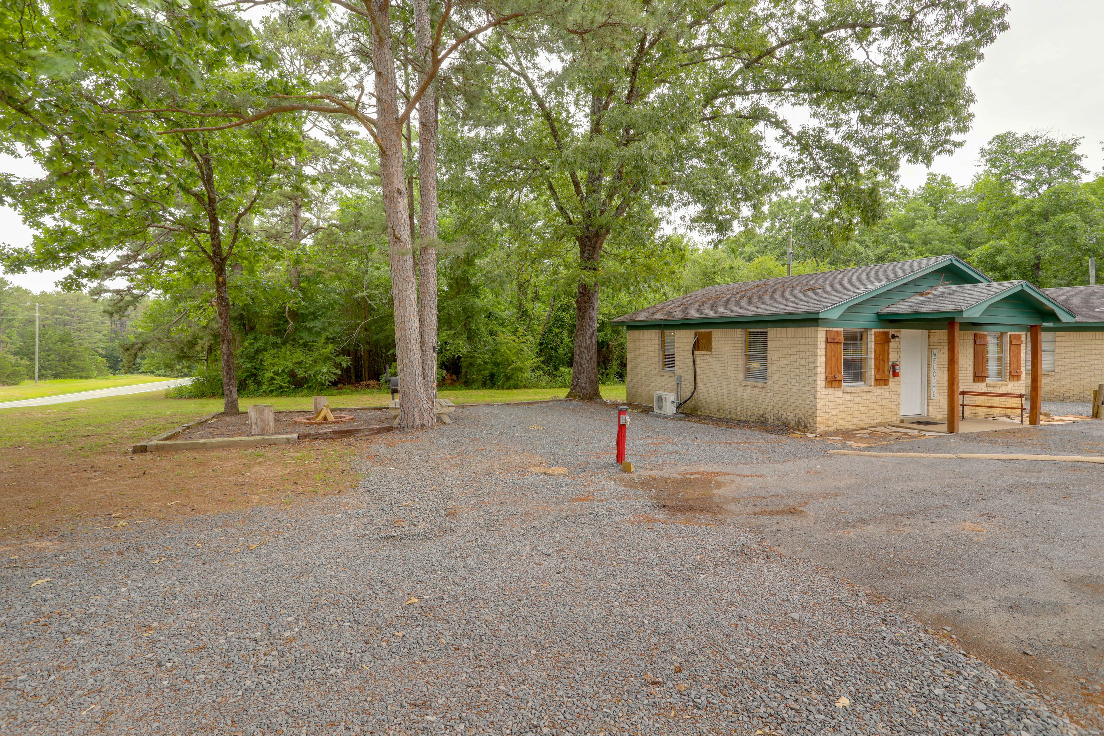 Parking | Driveway (5 Vehicles) | Community Boat/Trailer Parking