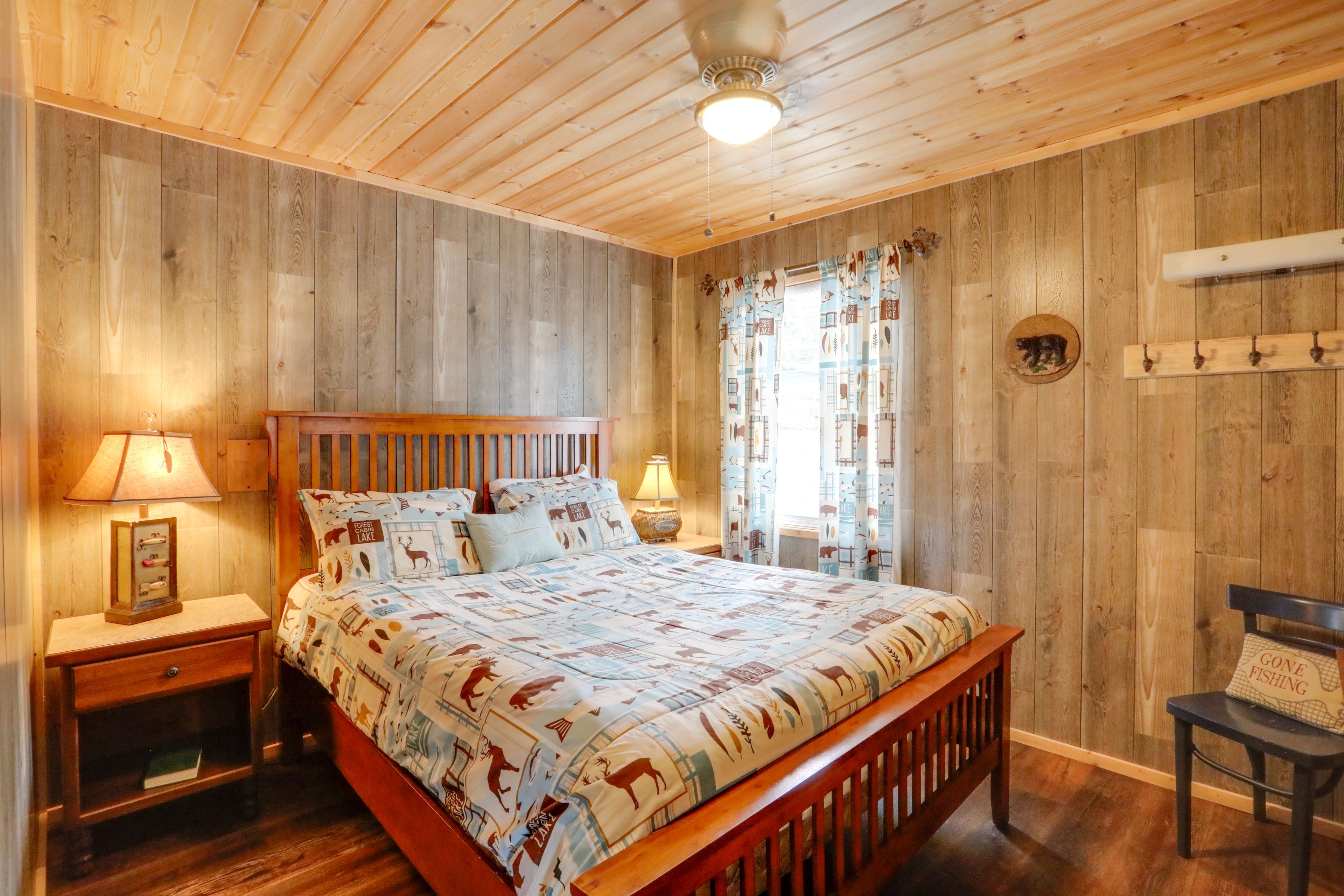 Bedroom 1 | Queen Bed | Linens