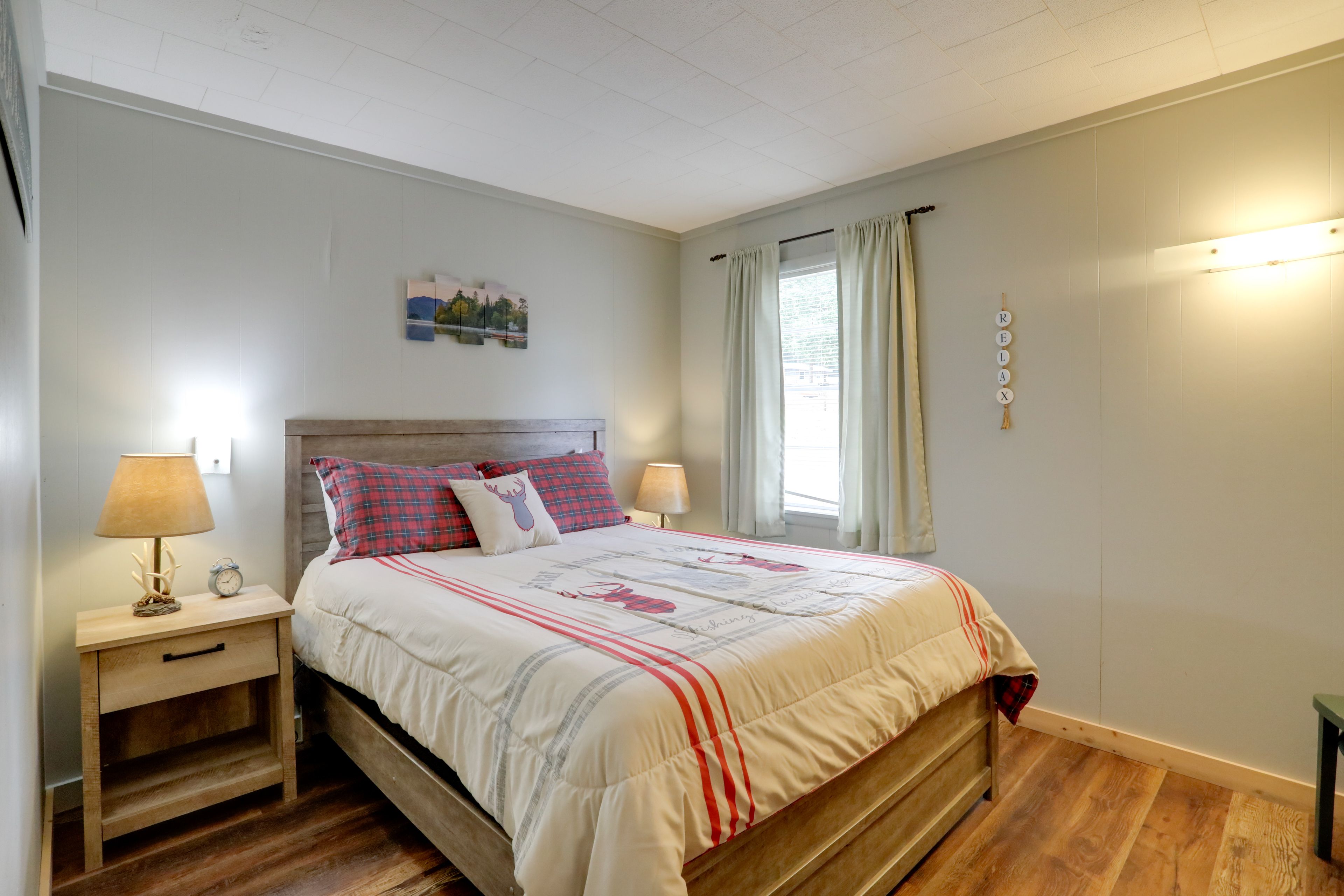 Bedroom 1 | Queen Bed | Linens