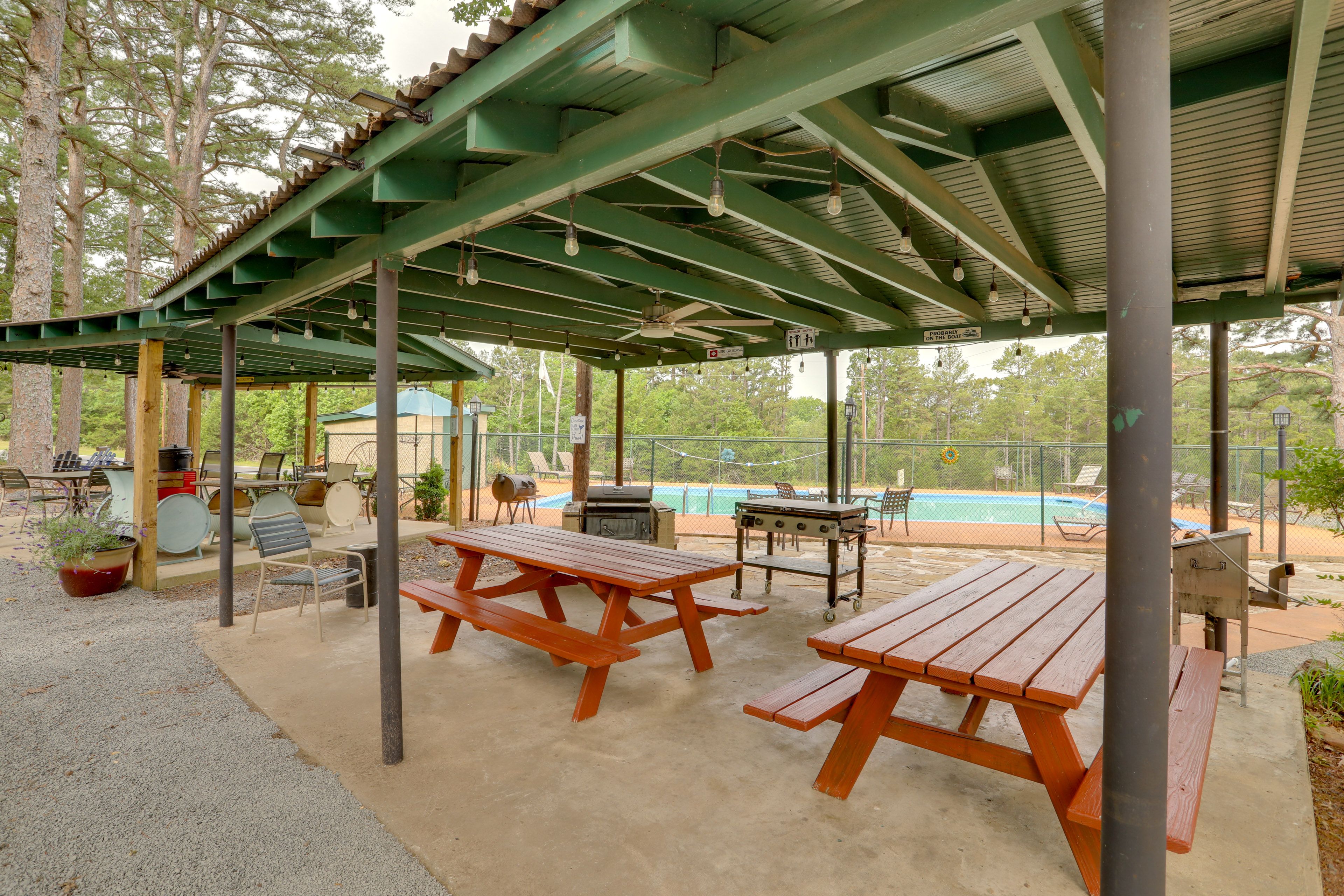Southern Comfort Inn & Resort | Community Amenities
