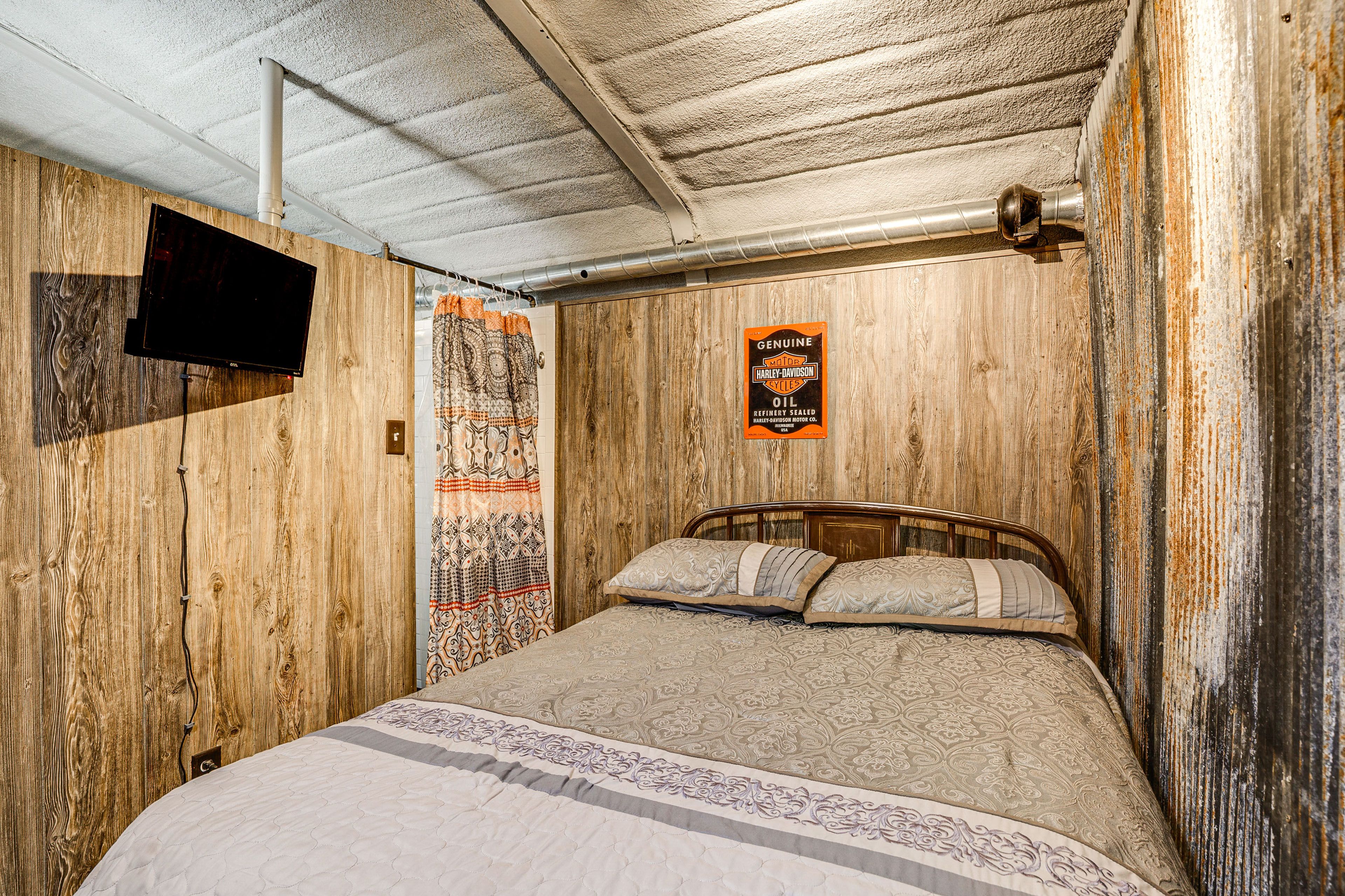 Sleeping Nook | Full Bed | Linens Provided