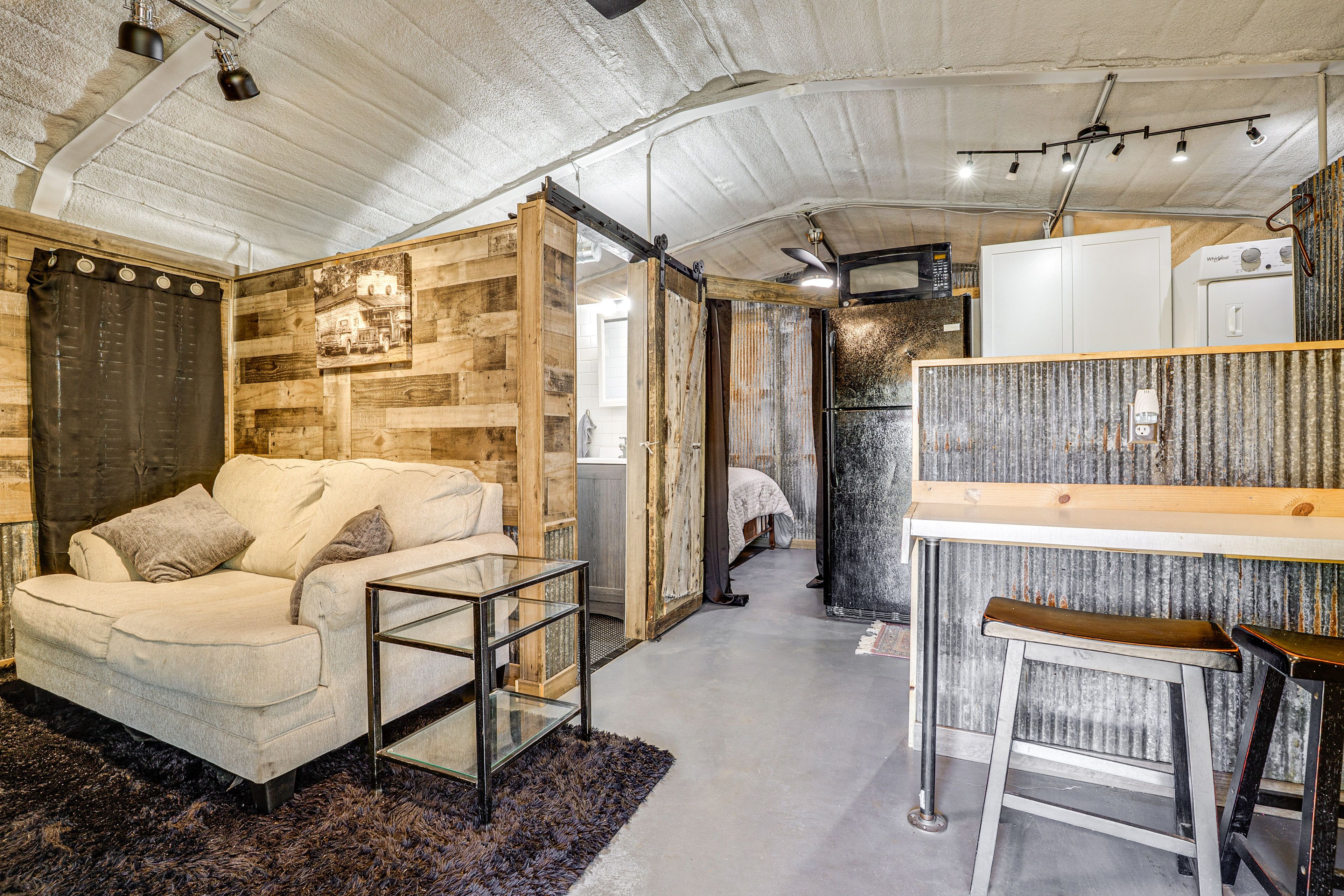 Living Room | Free WiFi | Smart TV