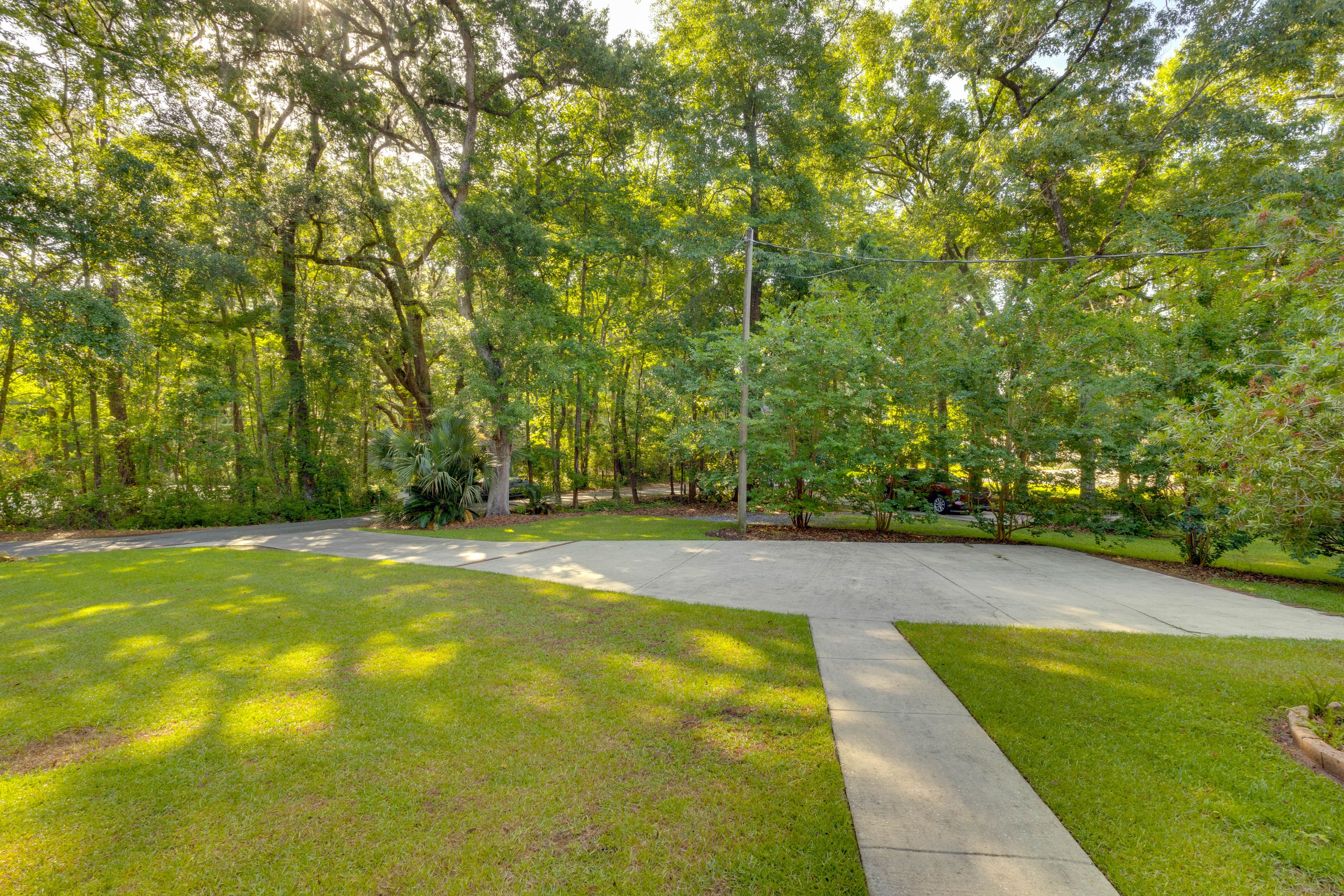 Parking | Driveway (4 Vehicles) | RV Parking Allowed On-Site