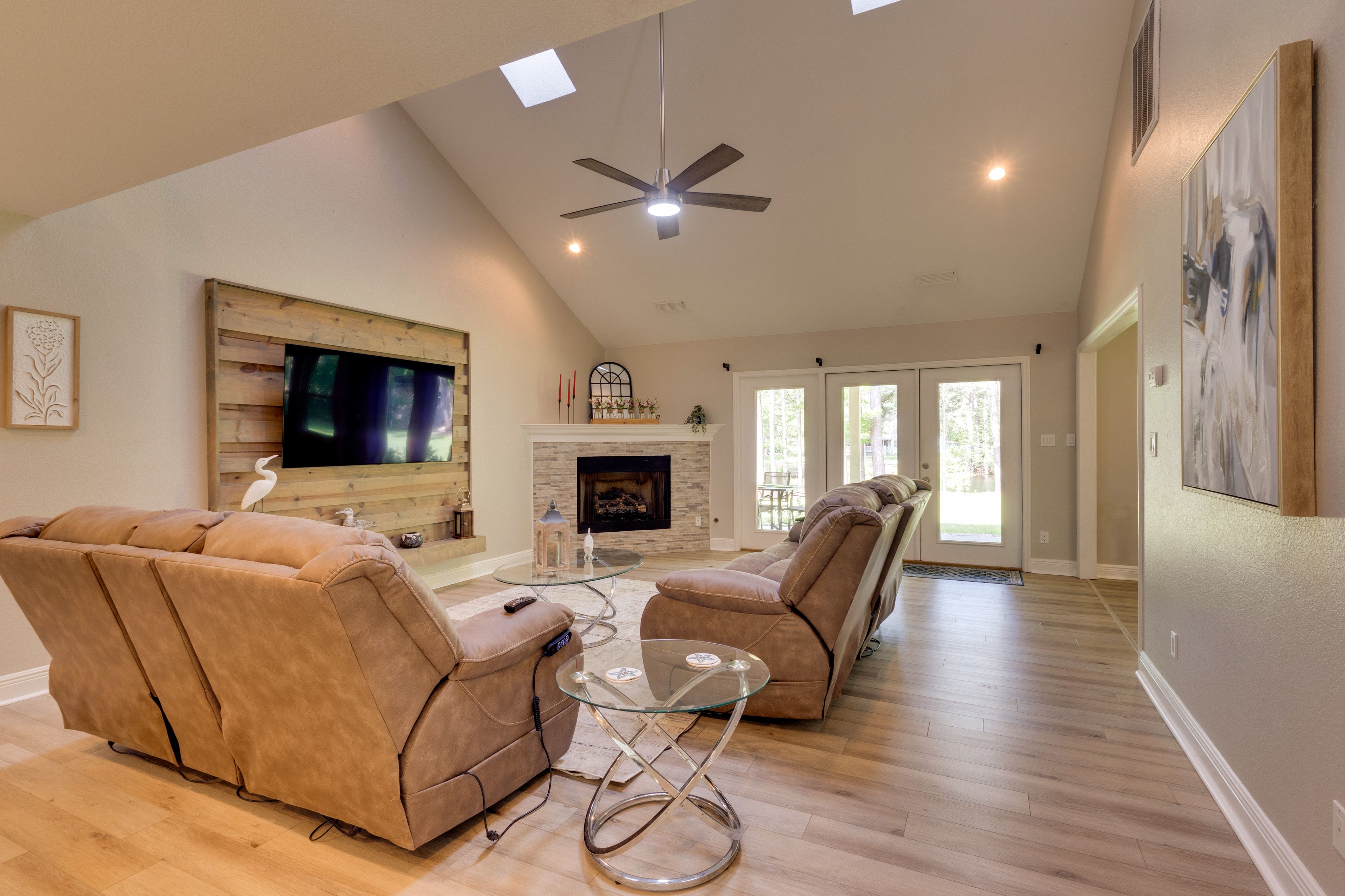 Living Room | Gas Fireplace | Smart TV | 1st Floor