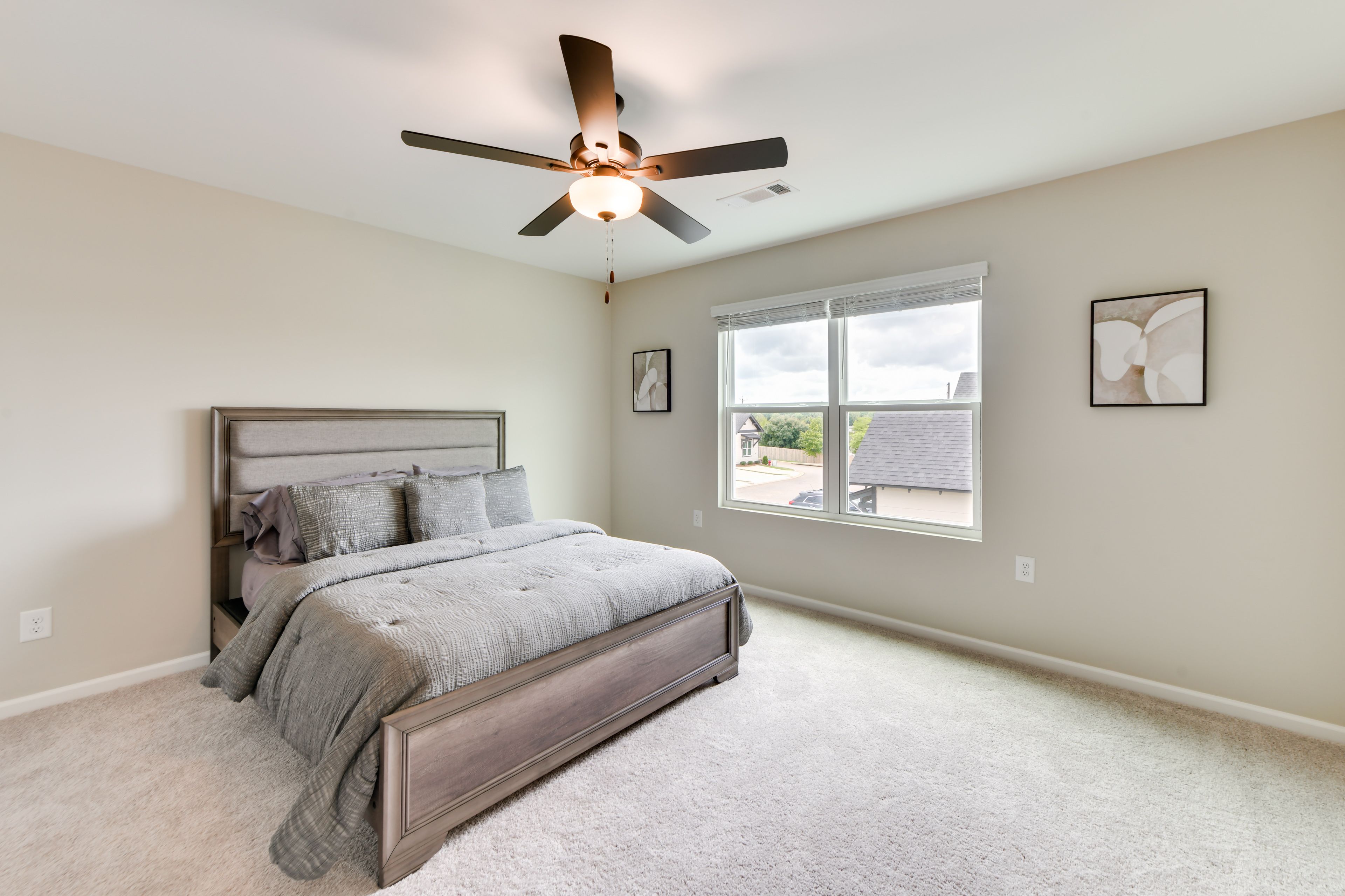 Bedroom 1 | Full Bed | Smart TV | 2nd Floor