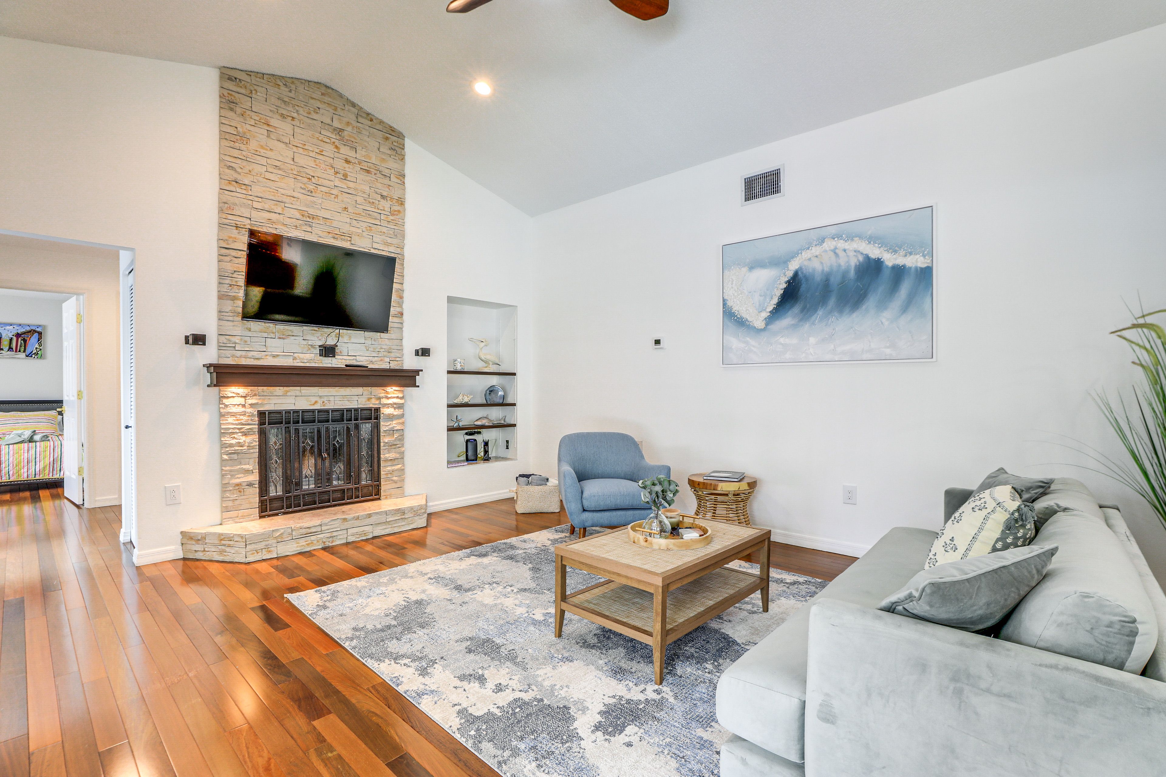 Living Room | Central A/C & Heating