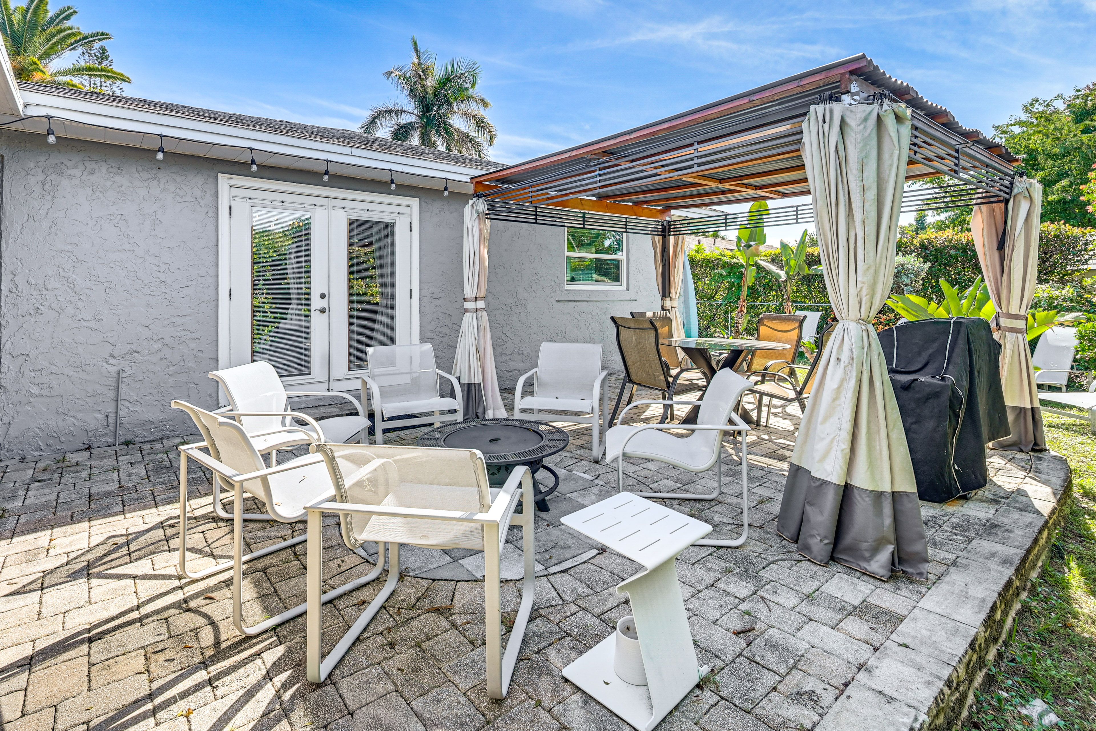 Patio | Fire Pit | Charcoal Grill