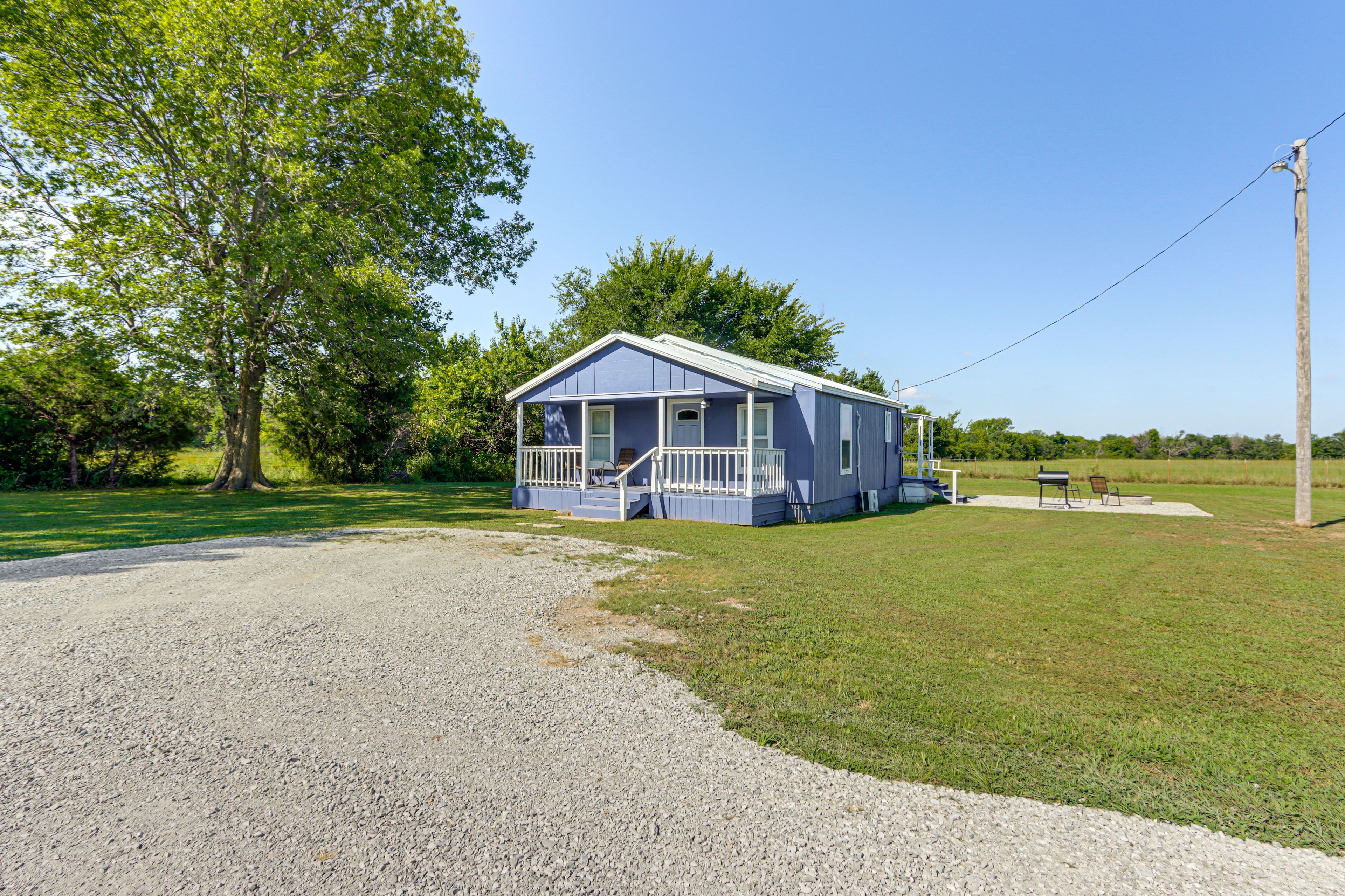 Parking | Driveway (3 Vehicles) | RV/Trailer/Boat Parking