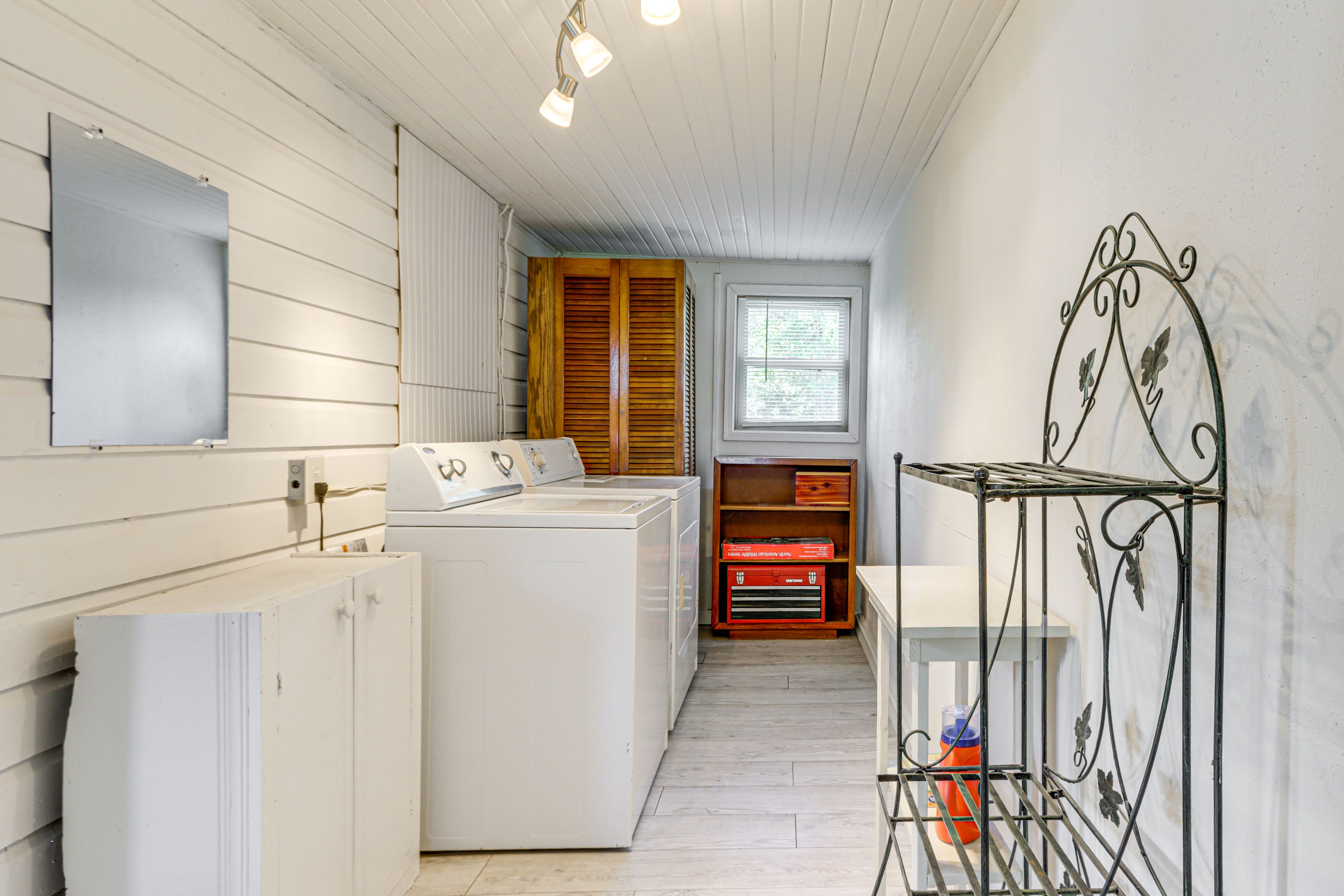 Laundry Area | Washer/Dryer | Hangers | Iron/Board