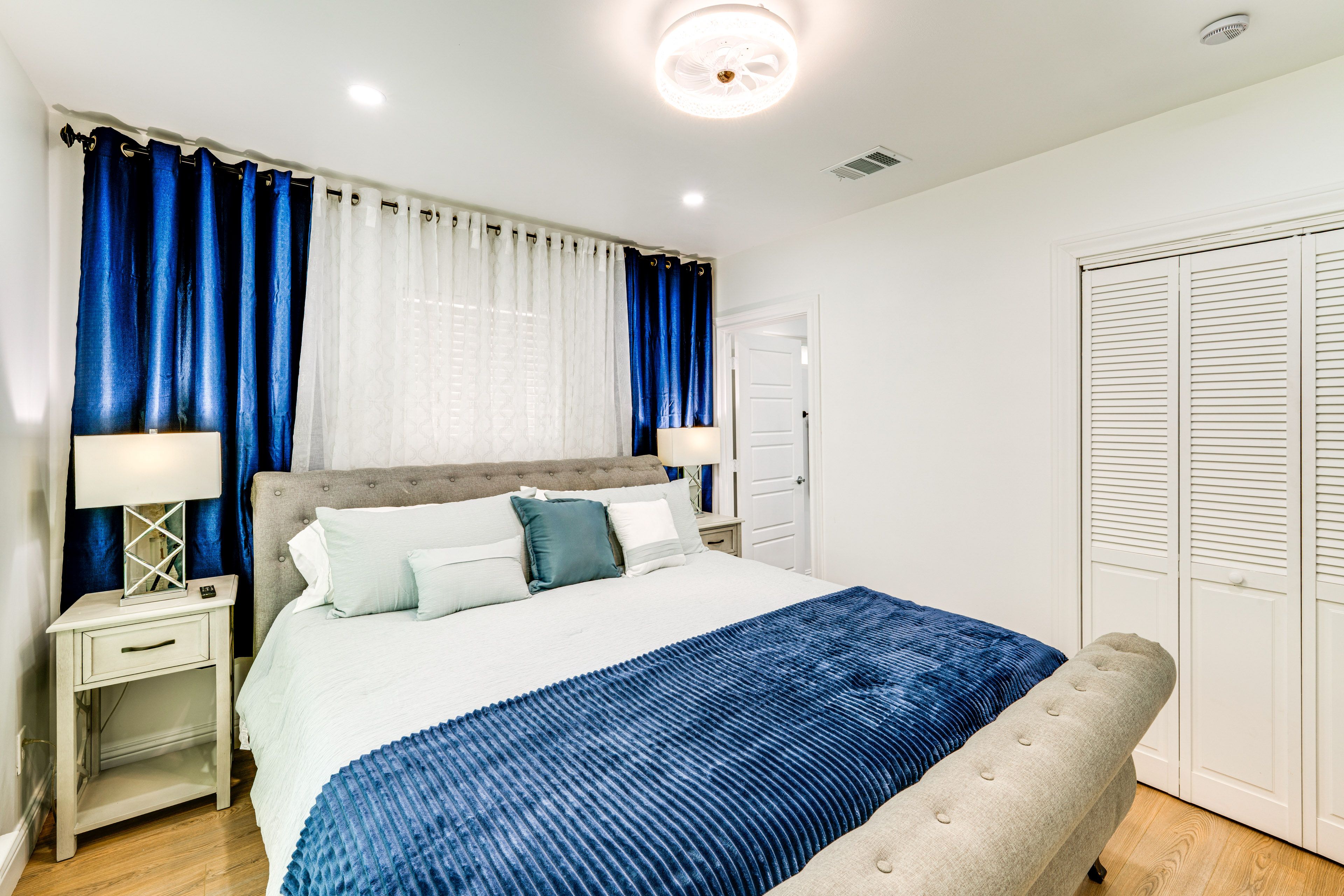 Bedroom 1 | King Bed | Smart TV | En-Suite Bathroom