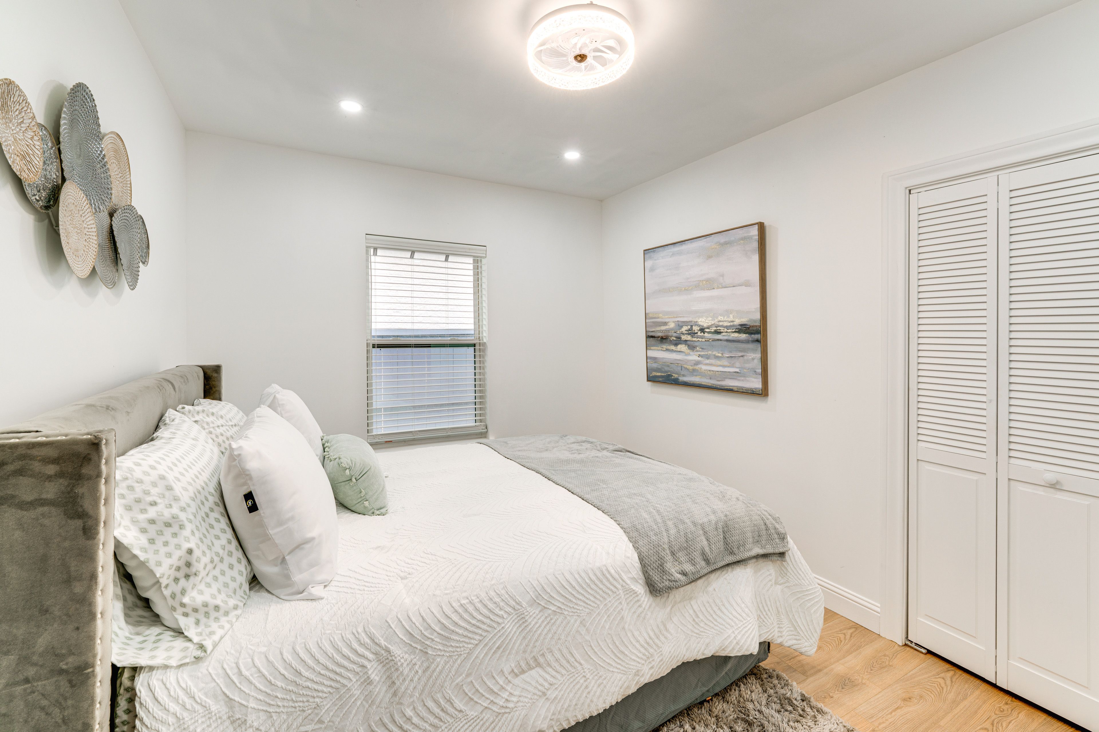 Bedroom 3 | Queen Bed | Smart TV