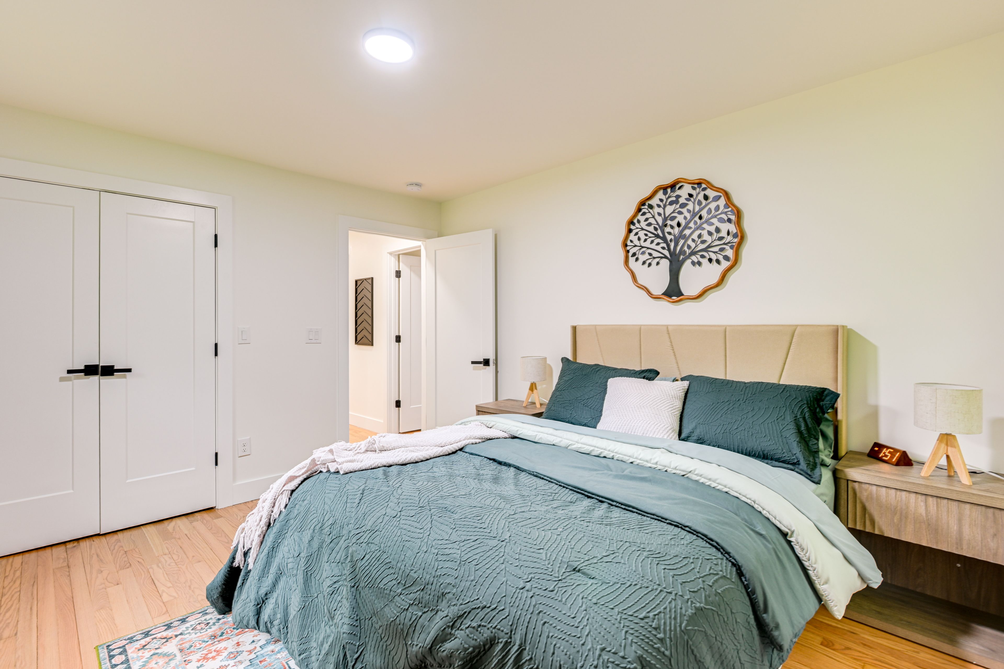 Bedroom 3 | Queen Bed | Smart TV | 1st Floor