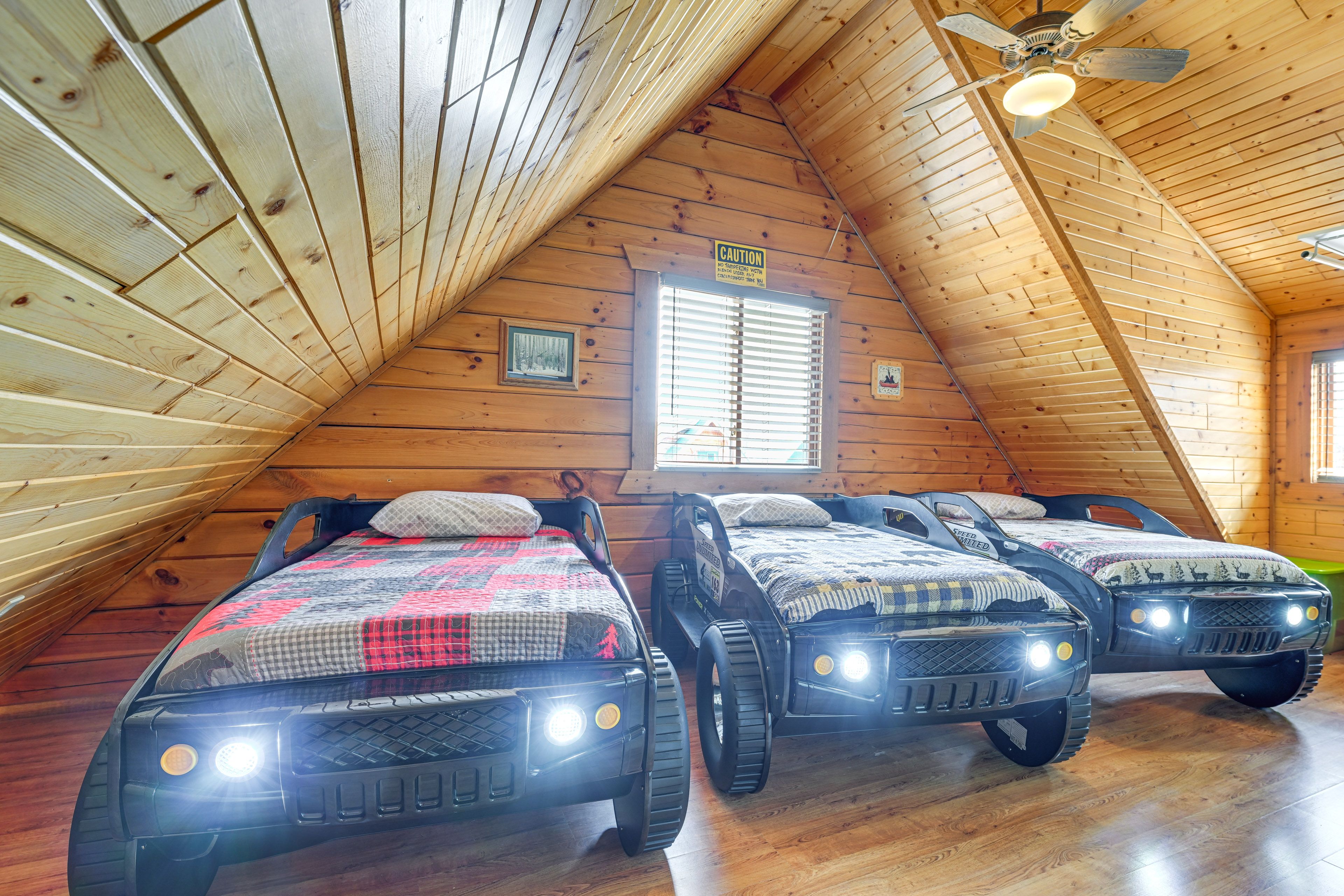 Bedroom 3 (Loft) | 3 Twin Beds | Upper Floor