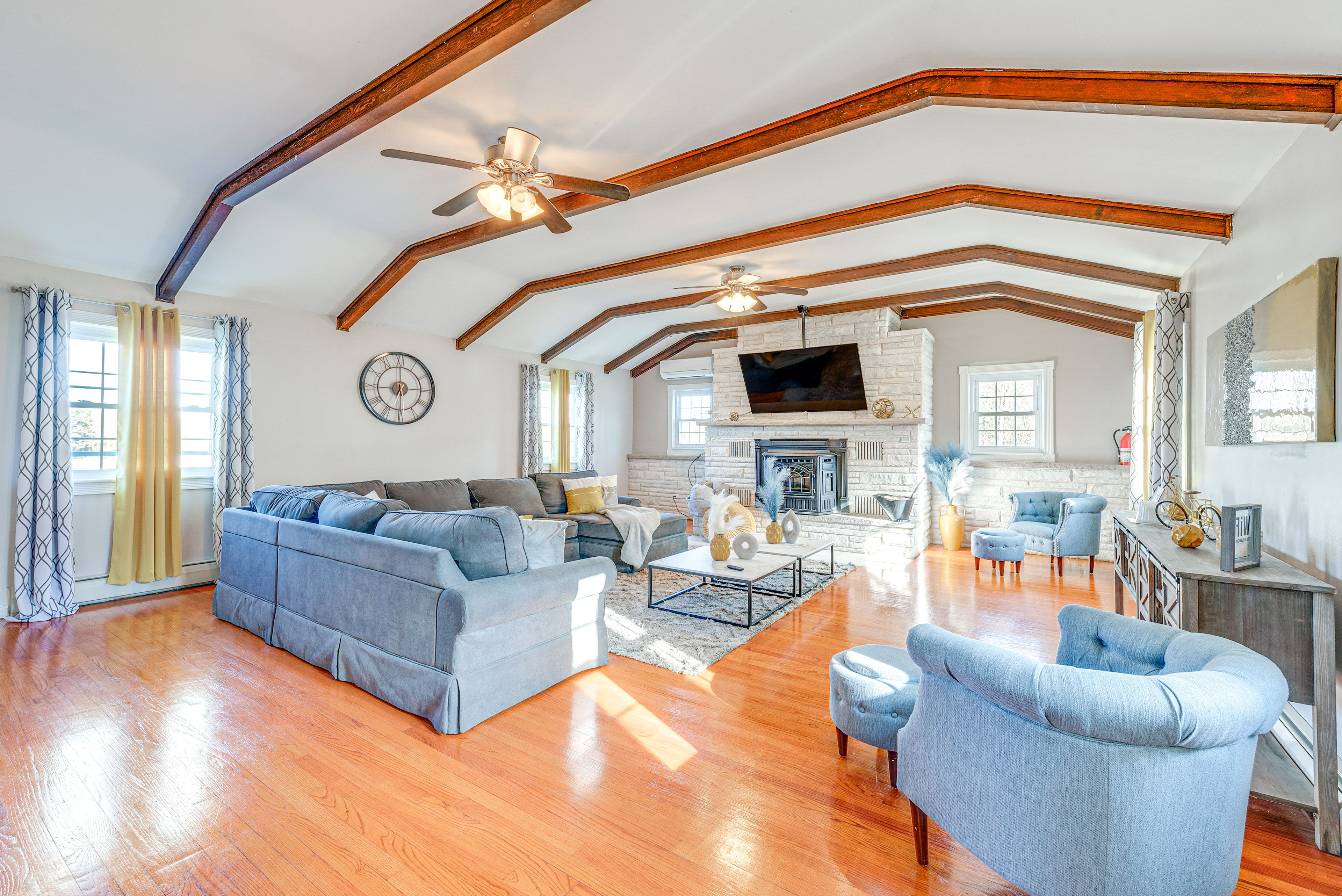 Living Room | 1st Floor | Free WiFi | Central A/C & Heating
