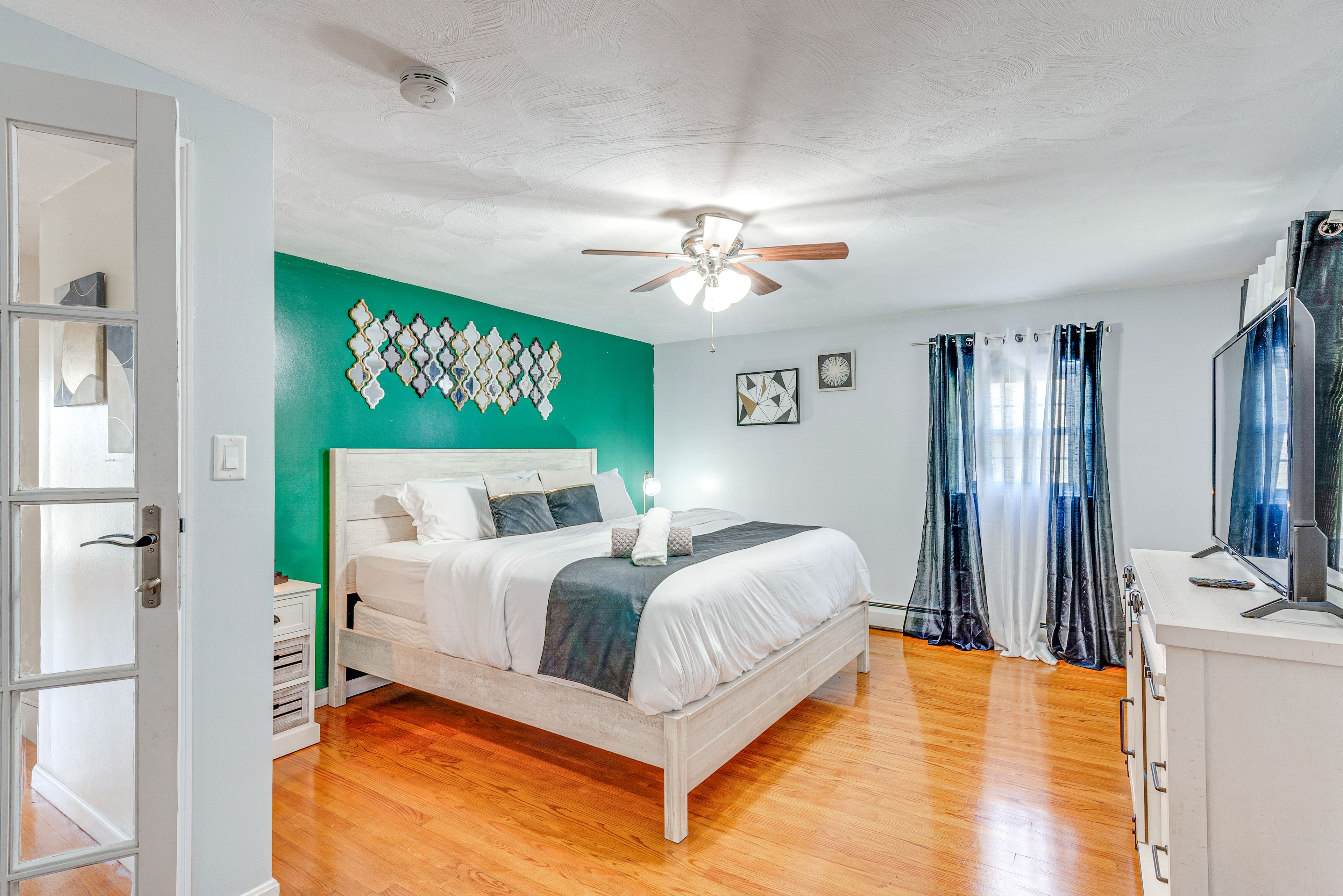 Bedroom 3 | 2nd Floor | Queen Bed | Linens Provided