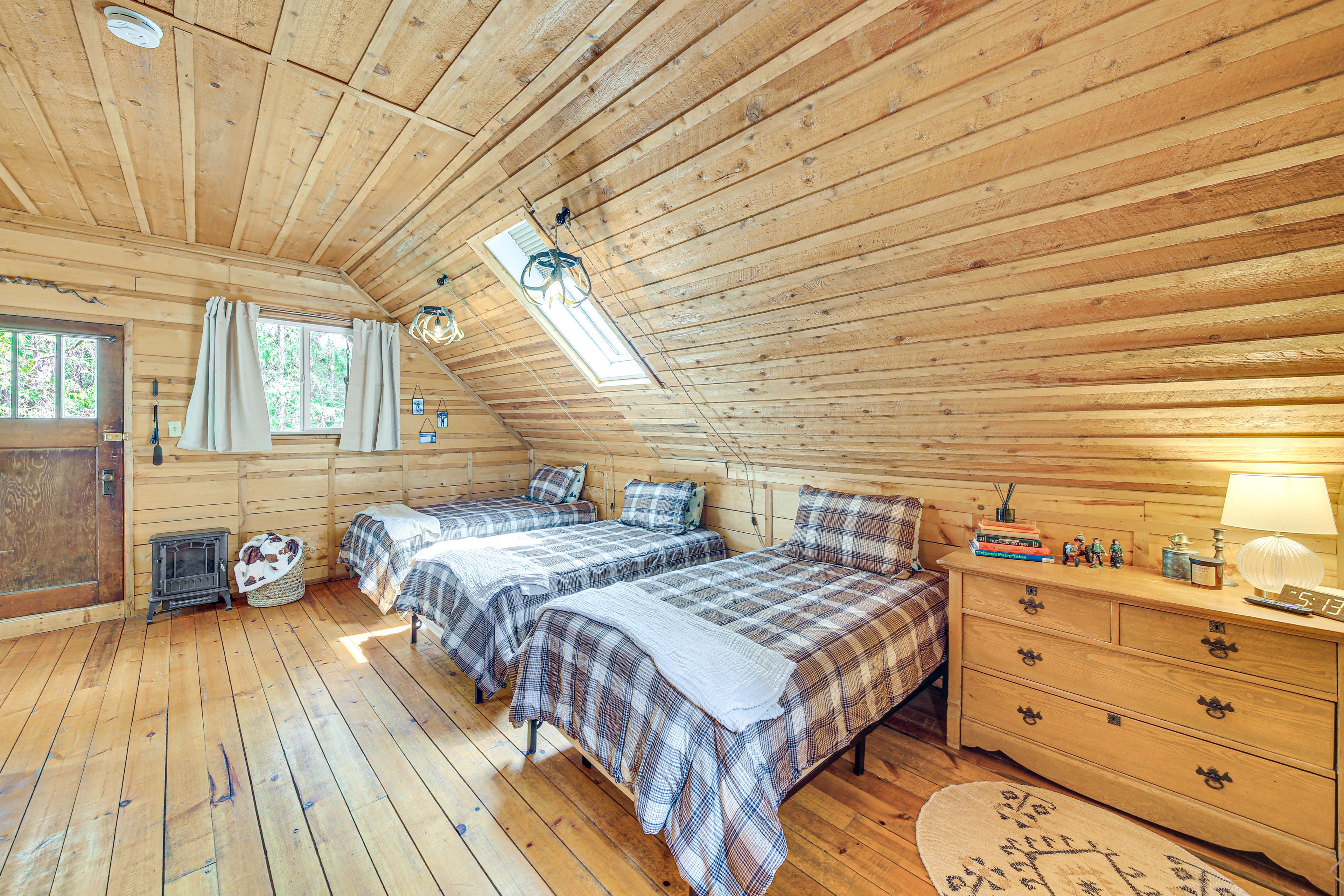Bedroom 3 | 3 Twin Beds | Full Bed w/ Twin Trundle | 2nd Floor
