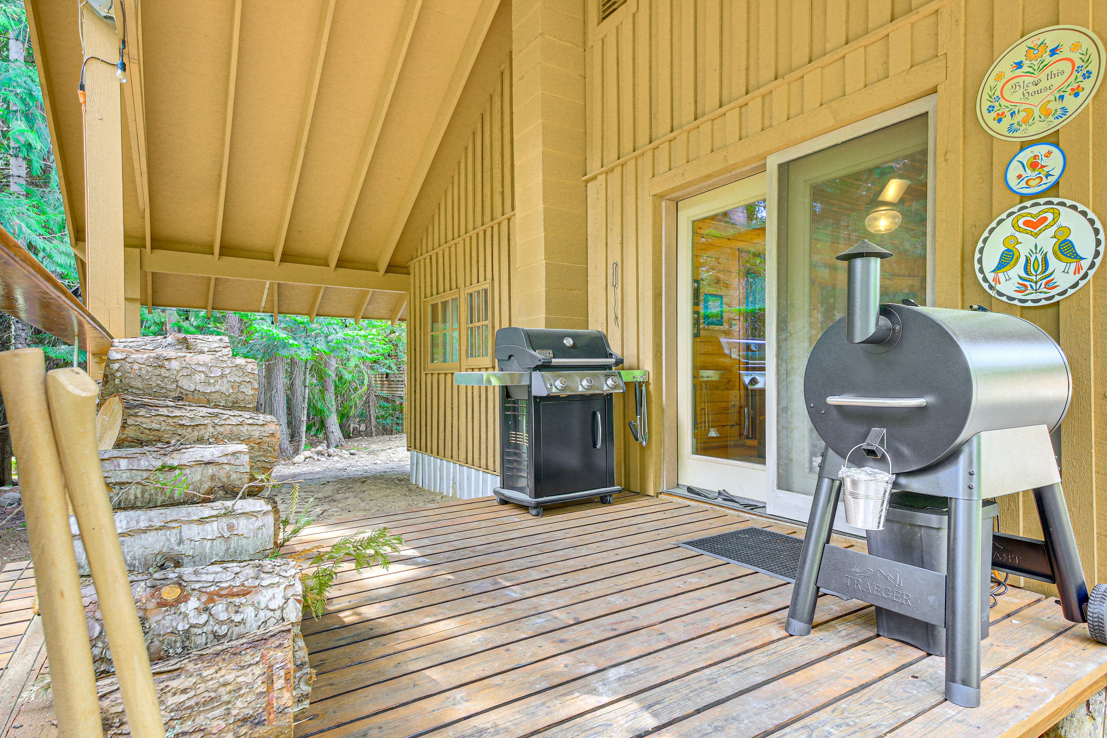 Deck | Gas Grill | Smoker