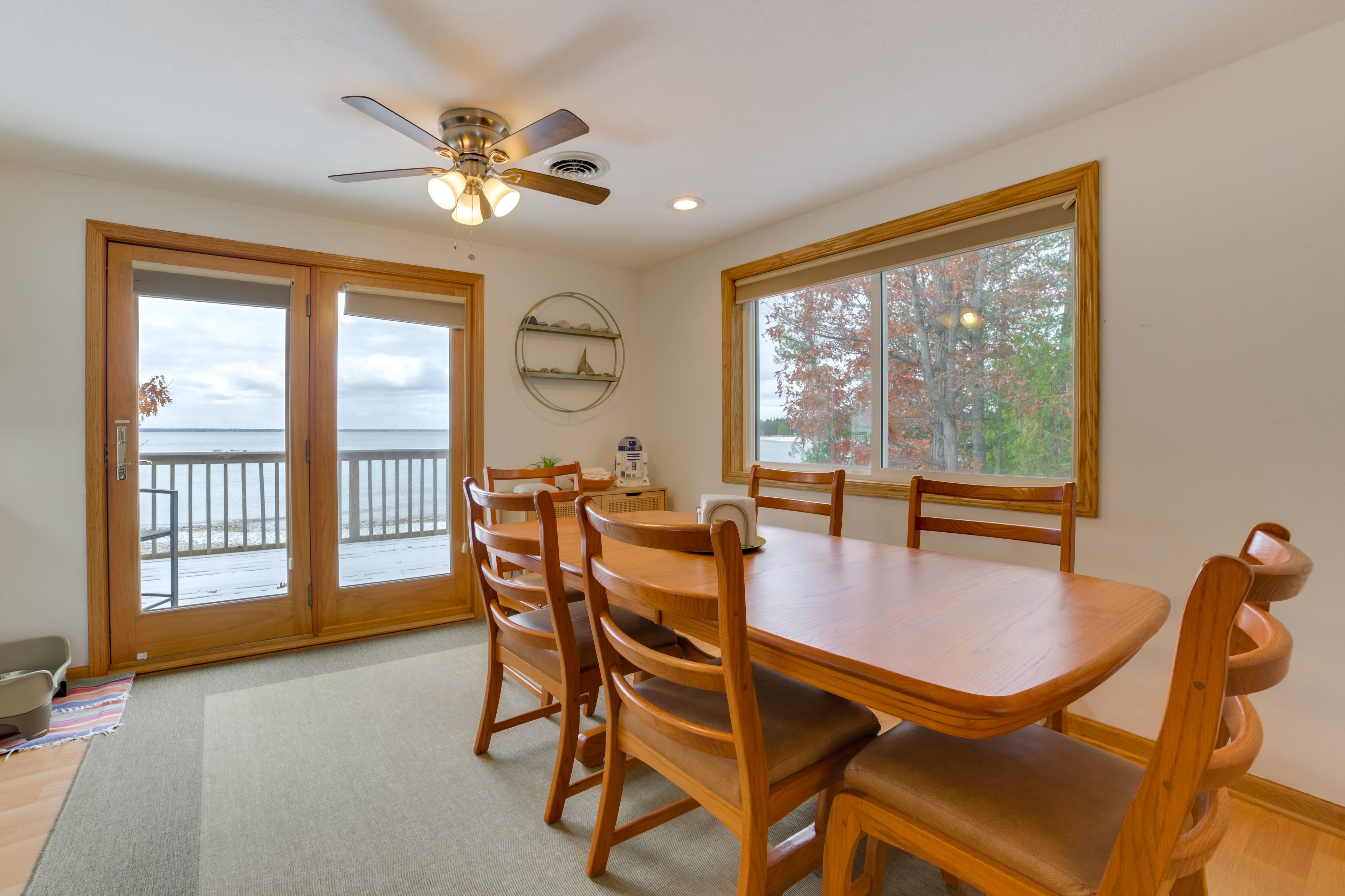 Dining Area | Dishware/Flatware | Main Floor