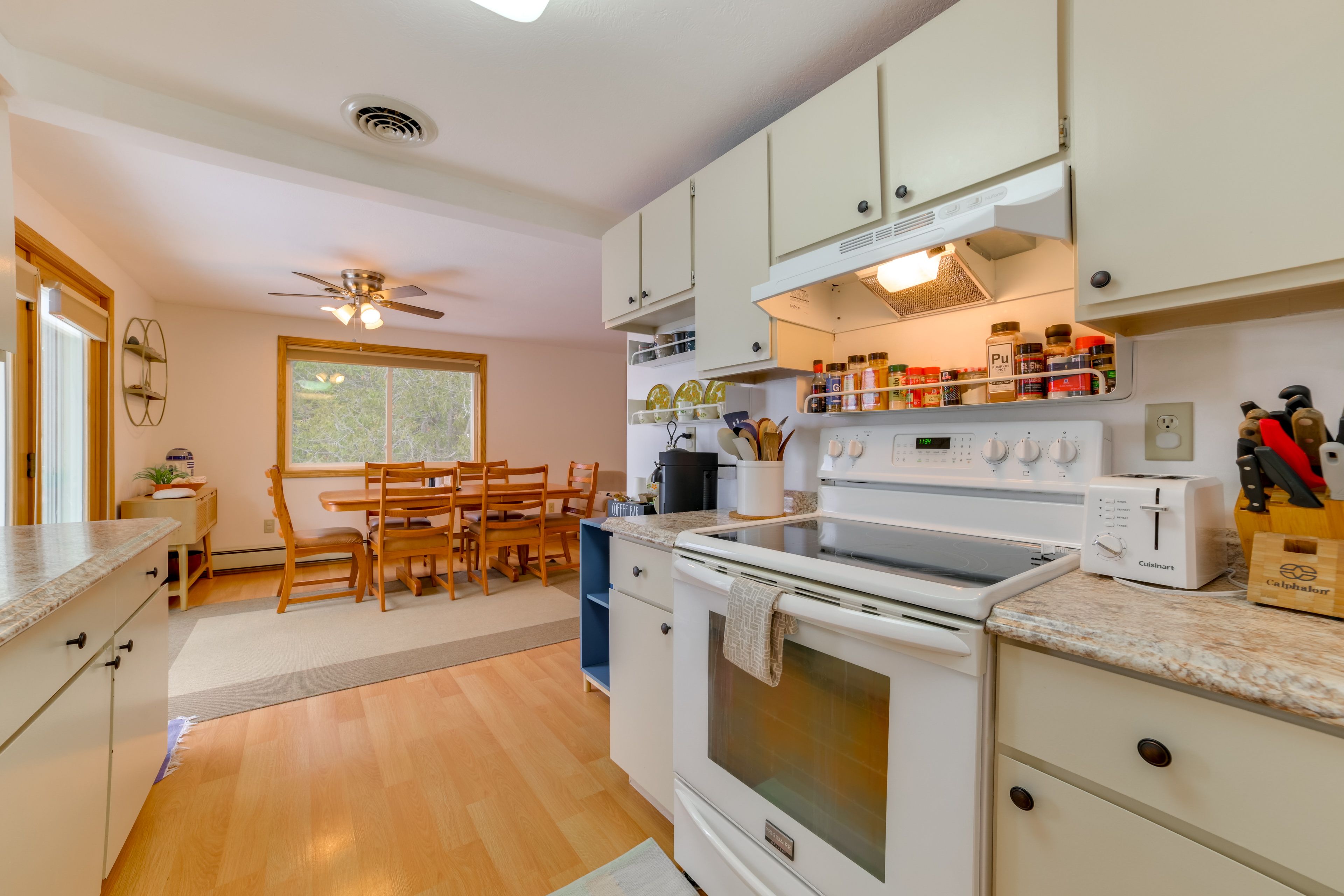Kitchen | Main Floor