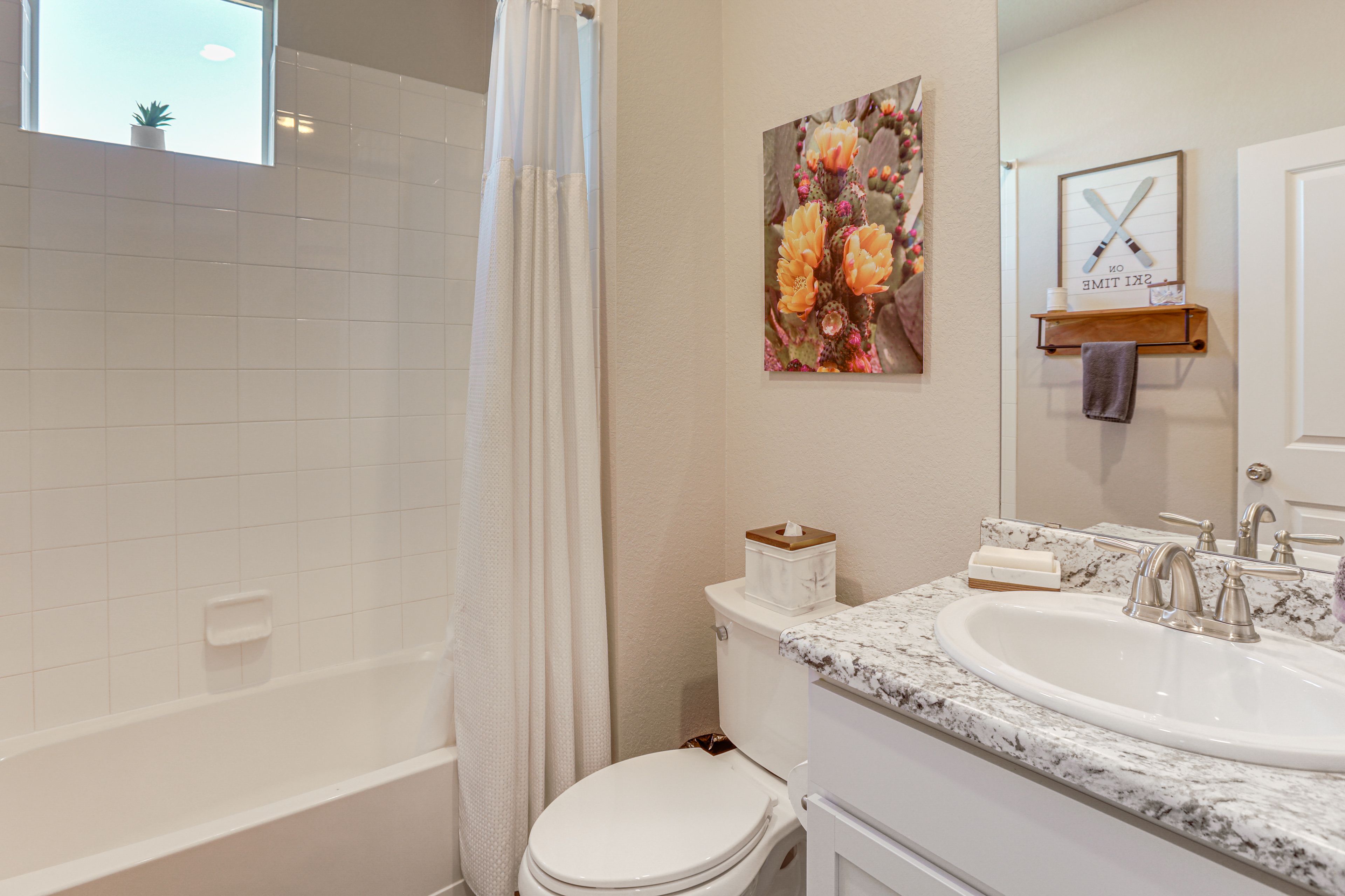 Full Bathroom | 2nd Floor