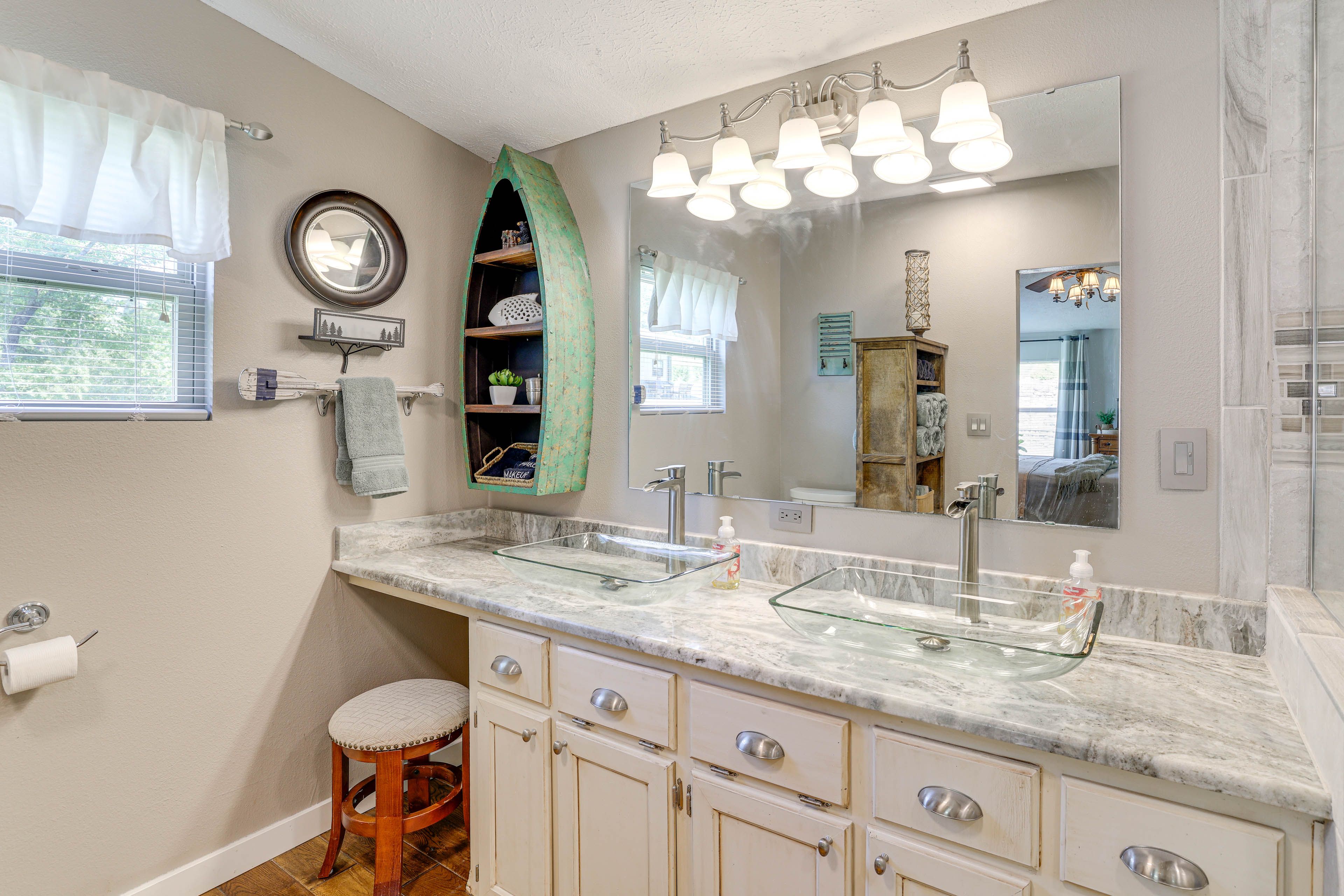 Full Bath | Towels | Hair Dryer