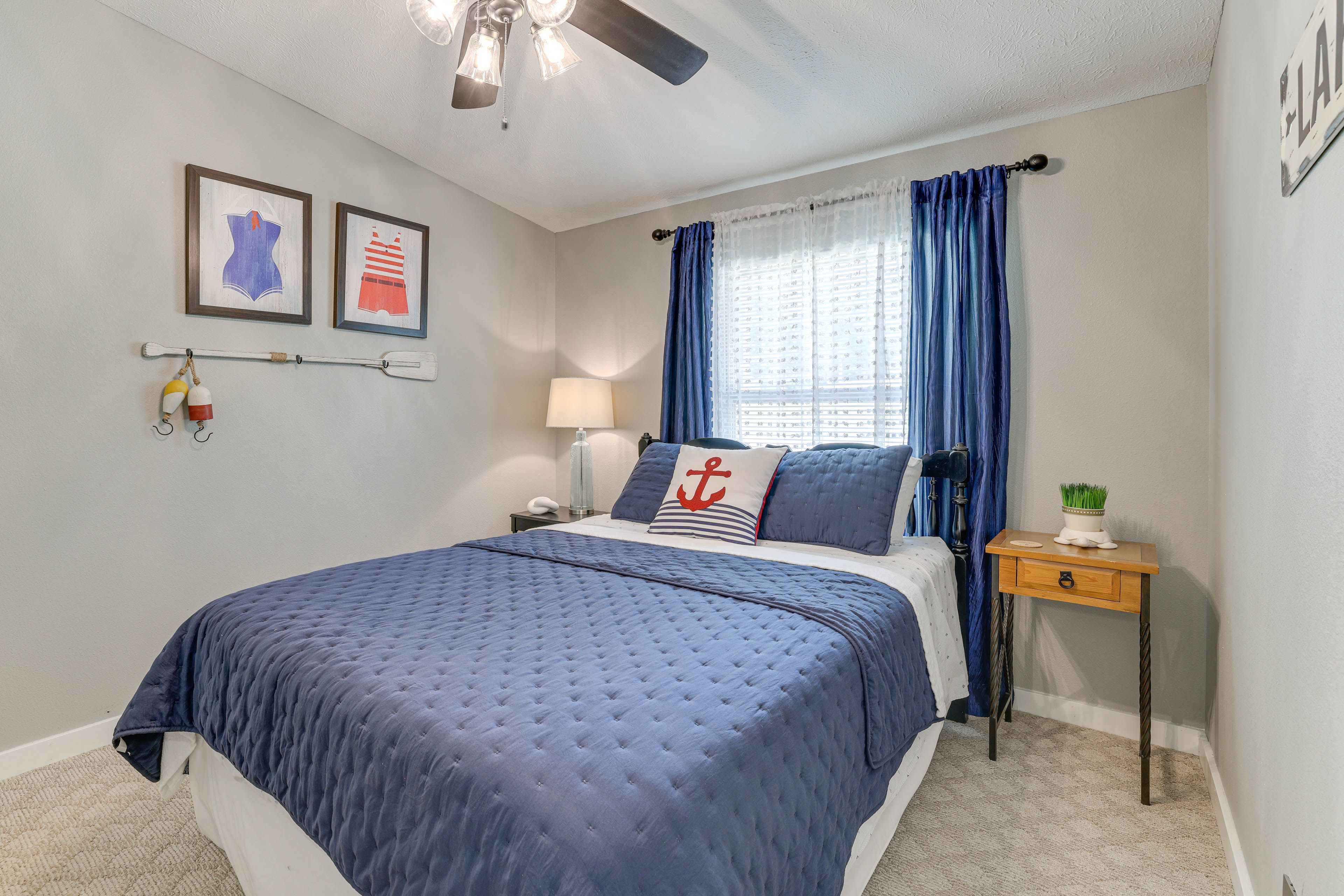Bedroom 2 | Queen Bed