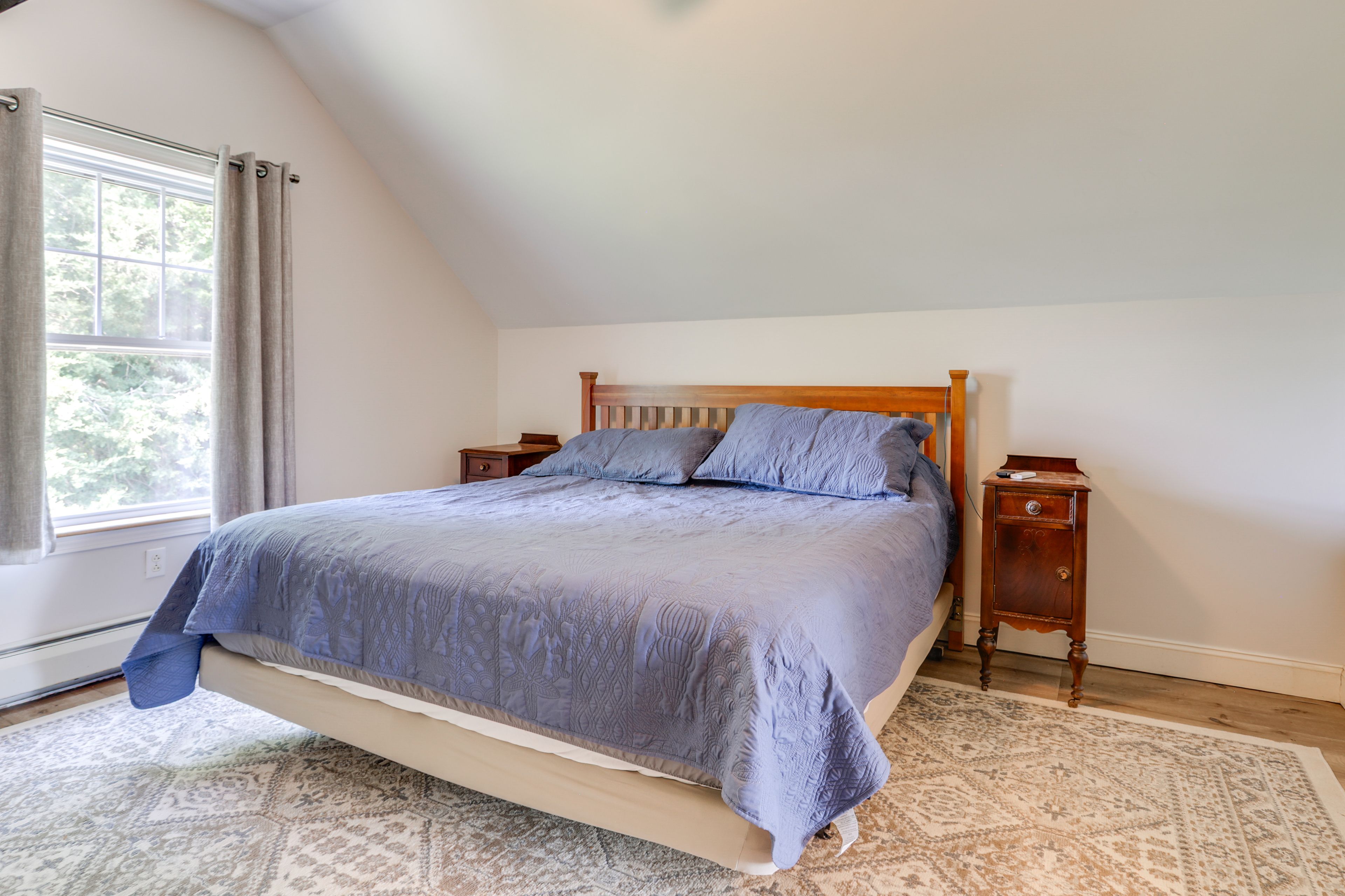 Bedroom 2 | Queen Bed | Smart TV w/ Cable