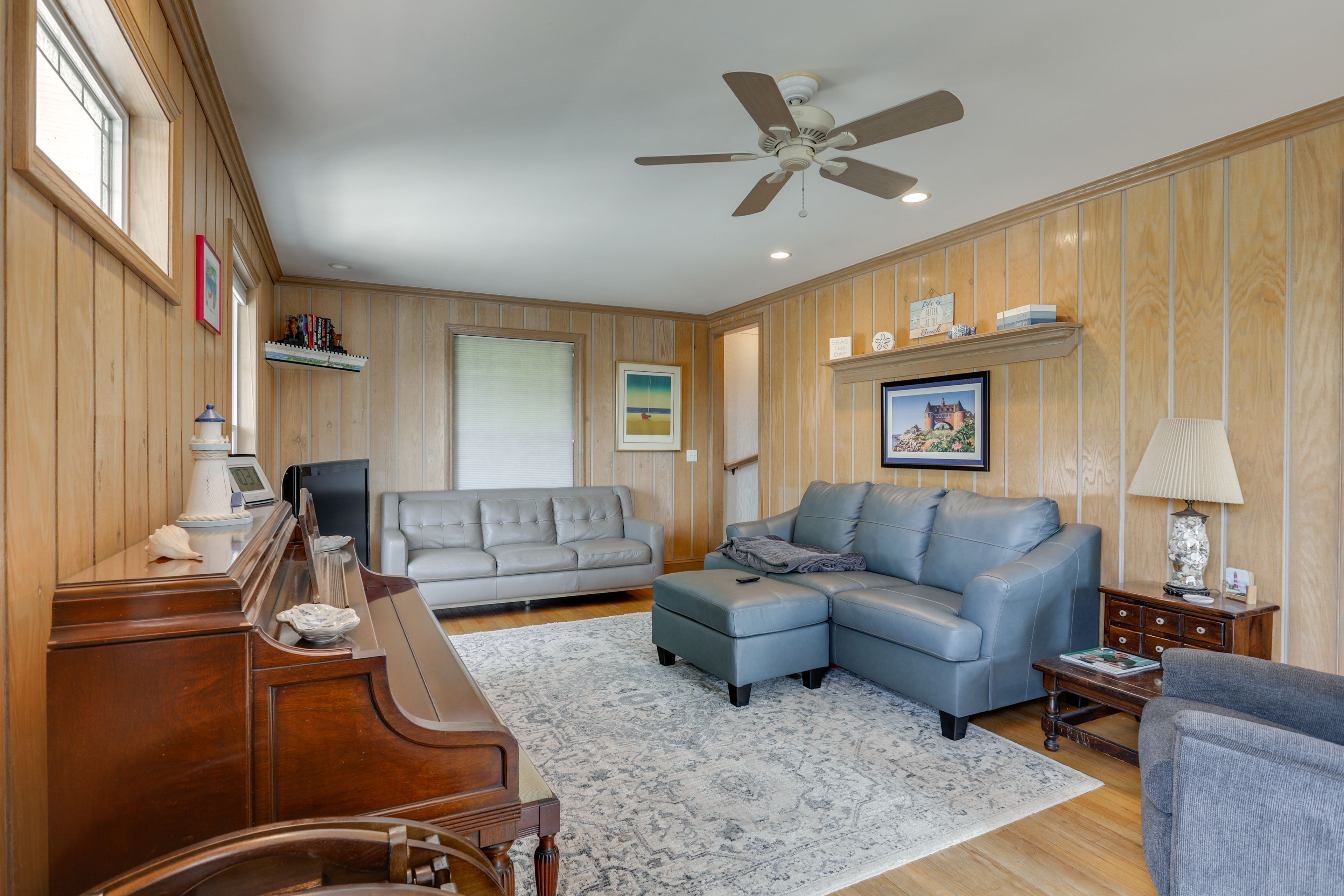 Living Room | 1st Floor | Queen Sleeper Sofa | Smart TV w/ Cable | Piano
