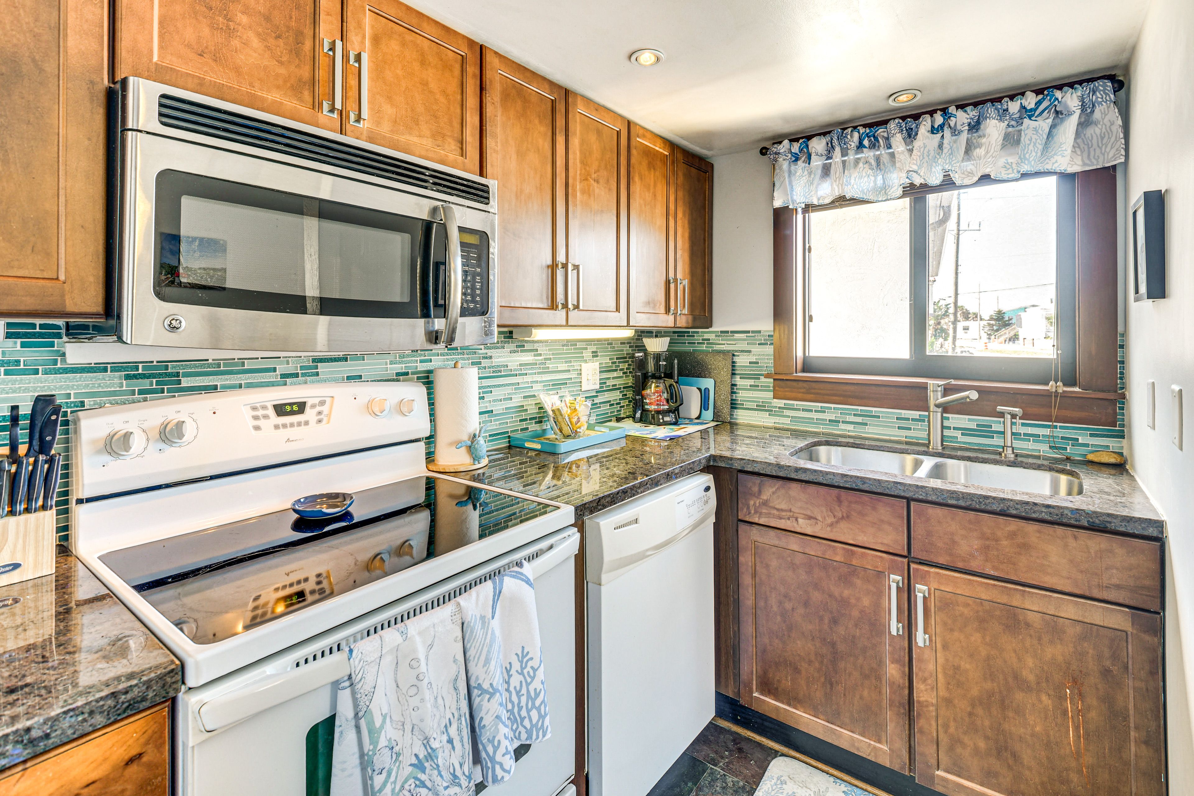 Kitchen | Refrigerator