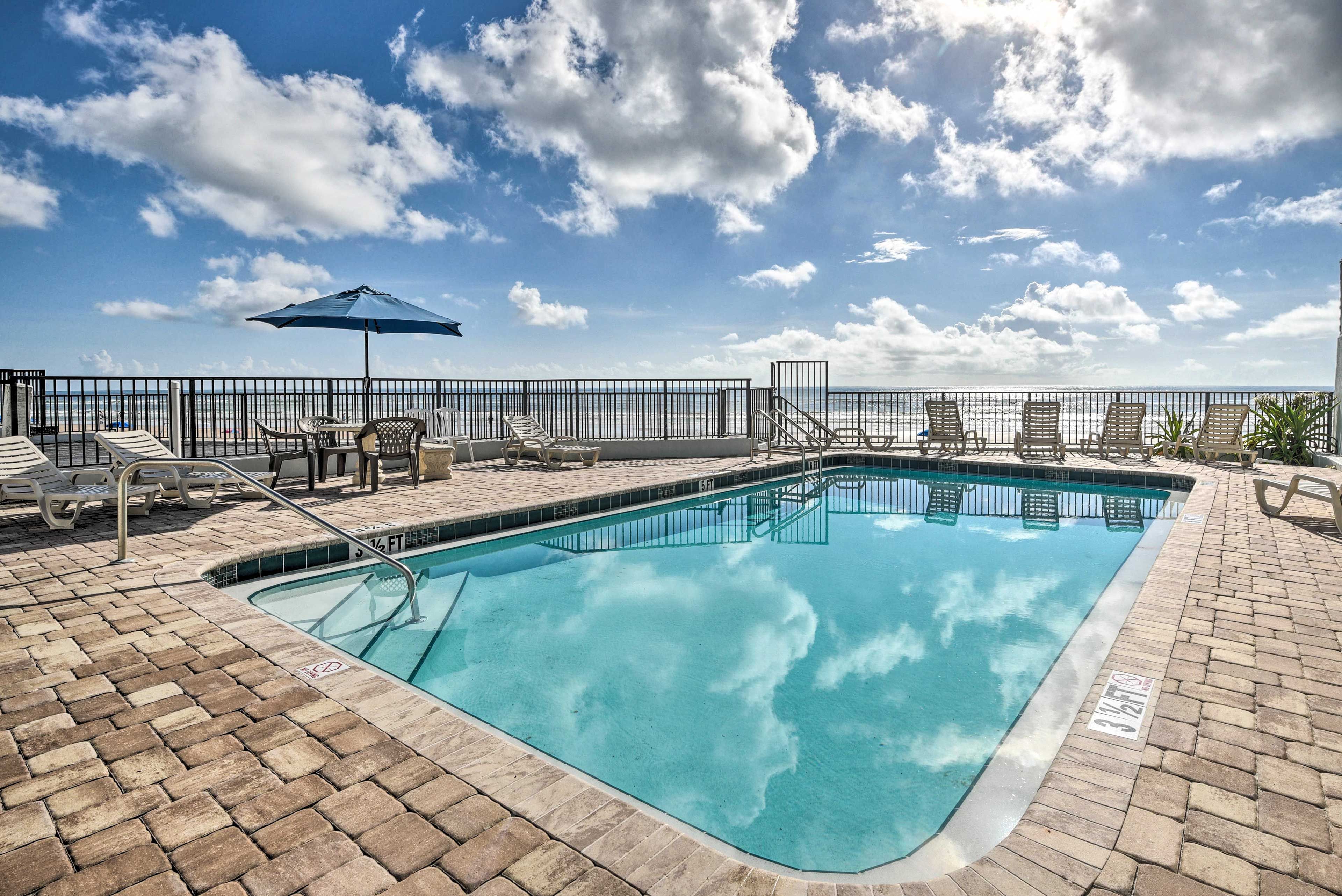 Daytona Beach Vacation Rental | 1BR | 1BA | 770 Sq Ft | Small Step to Enter
