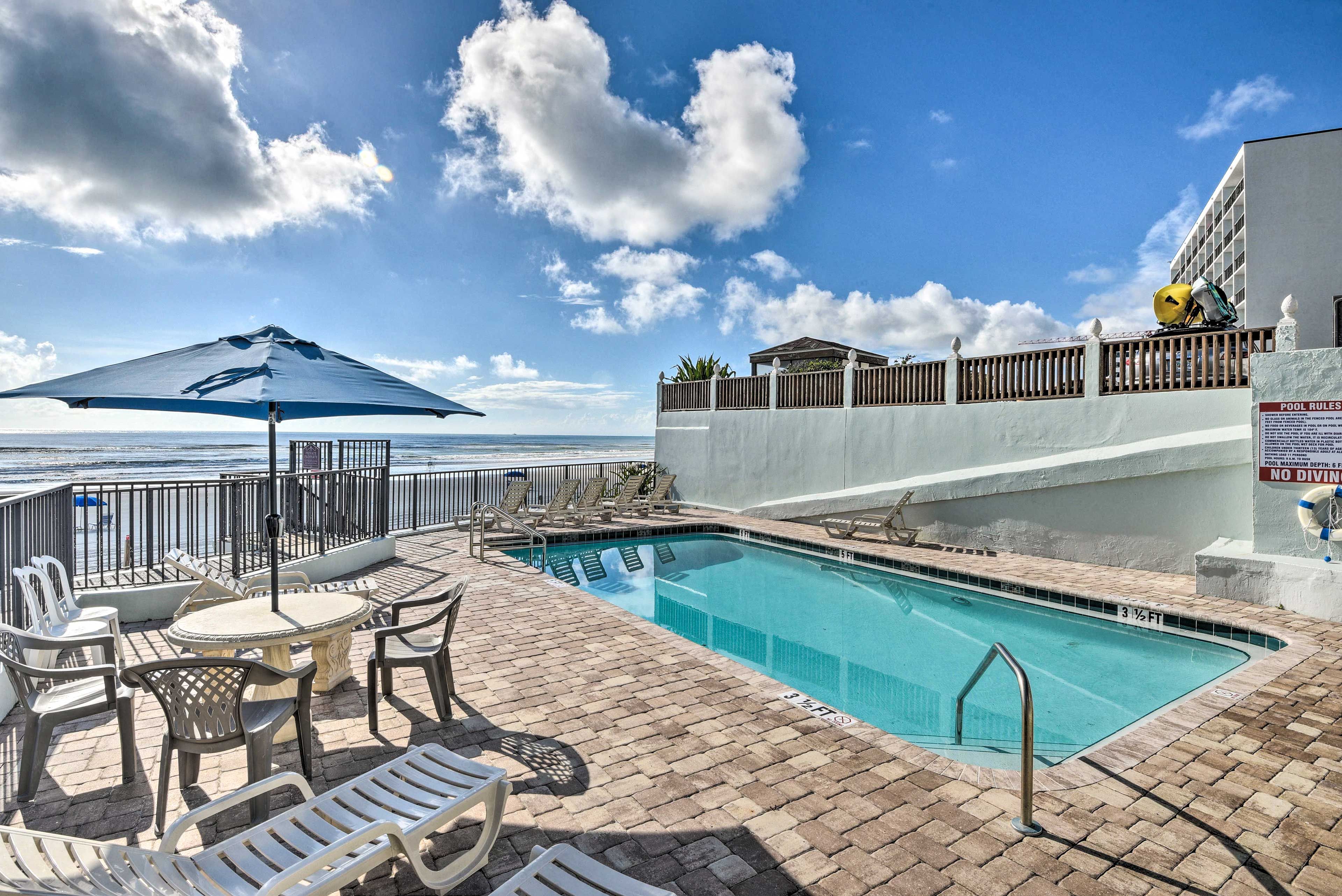 Le Atlantico Condominiums Community Amenities | Outdoor Pool