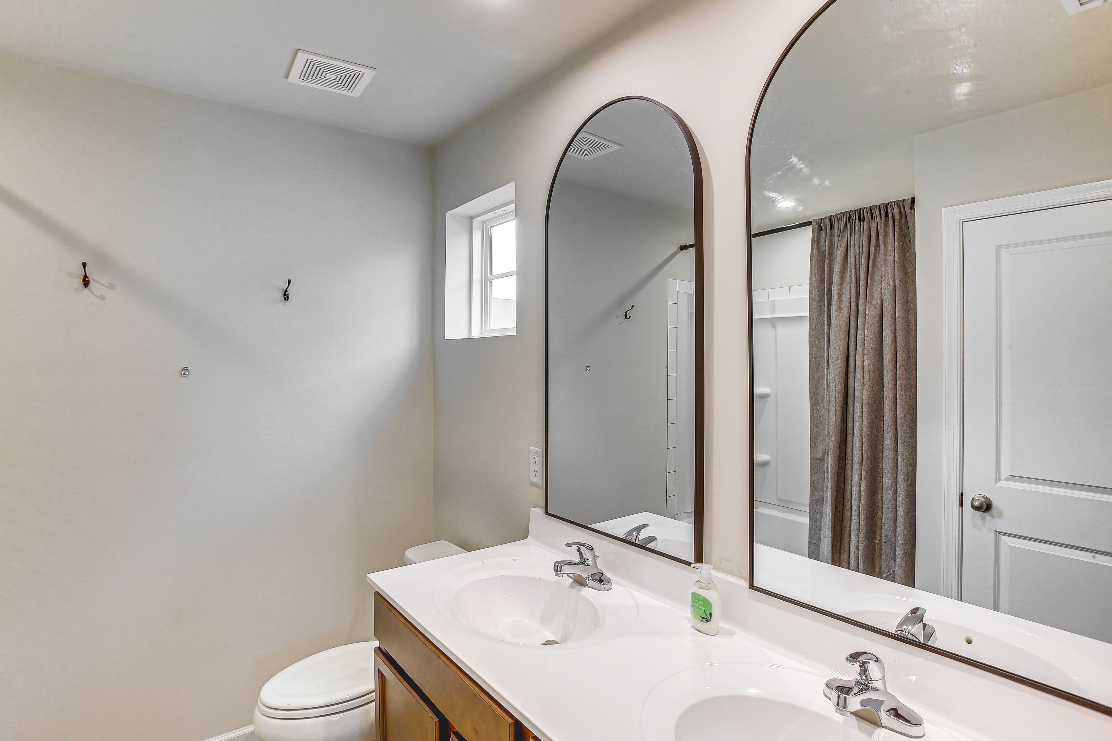 Bathroom | 2nd Floor