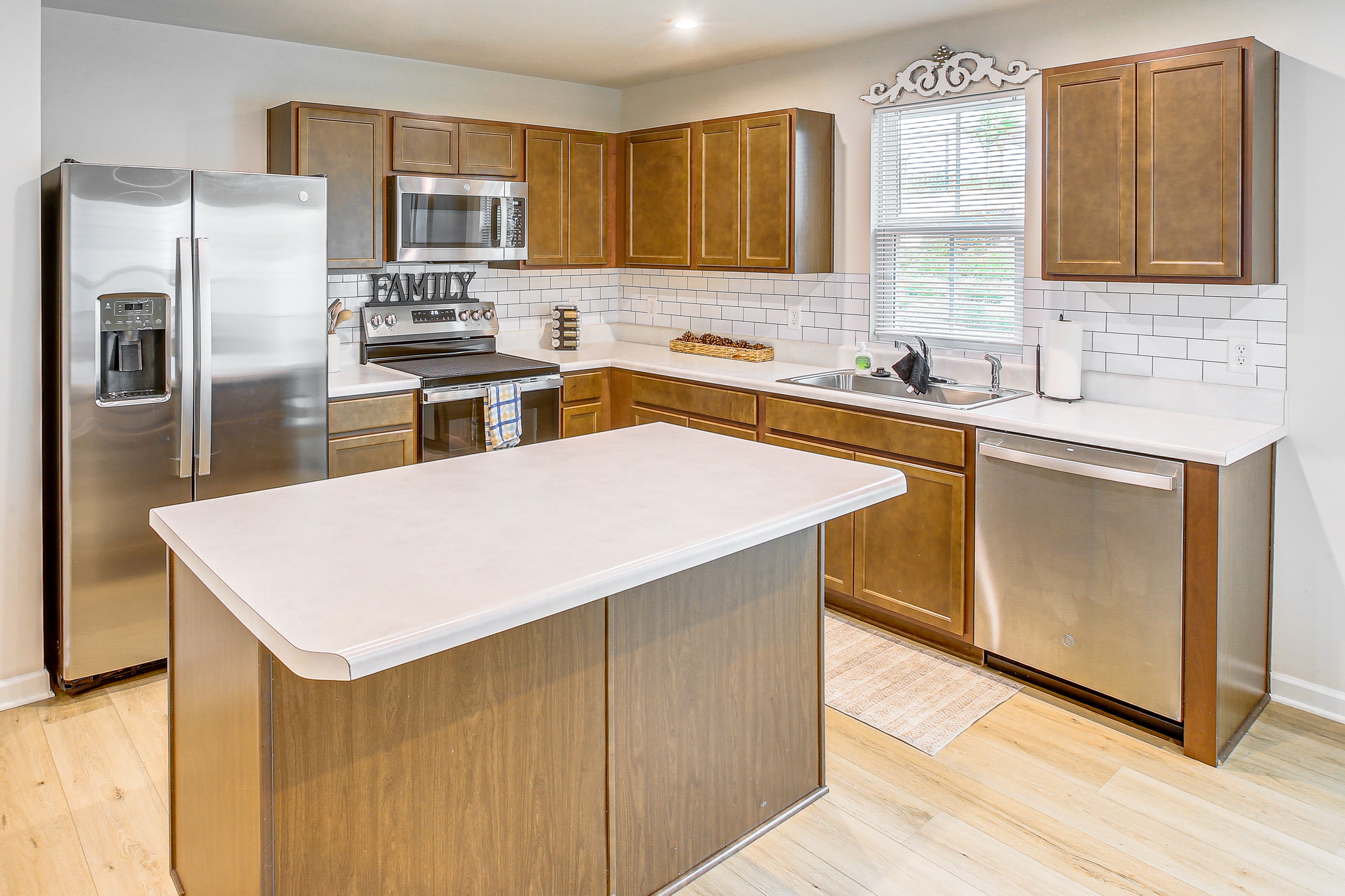 Kitchen | Cooking Basics | Dishwasher | 1st Floor
