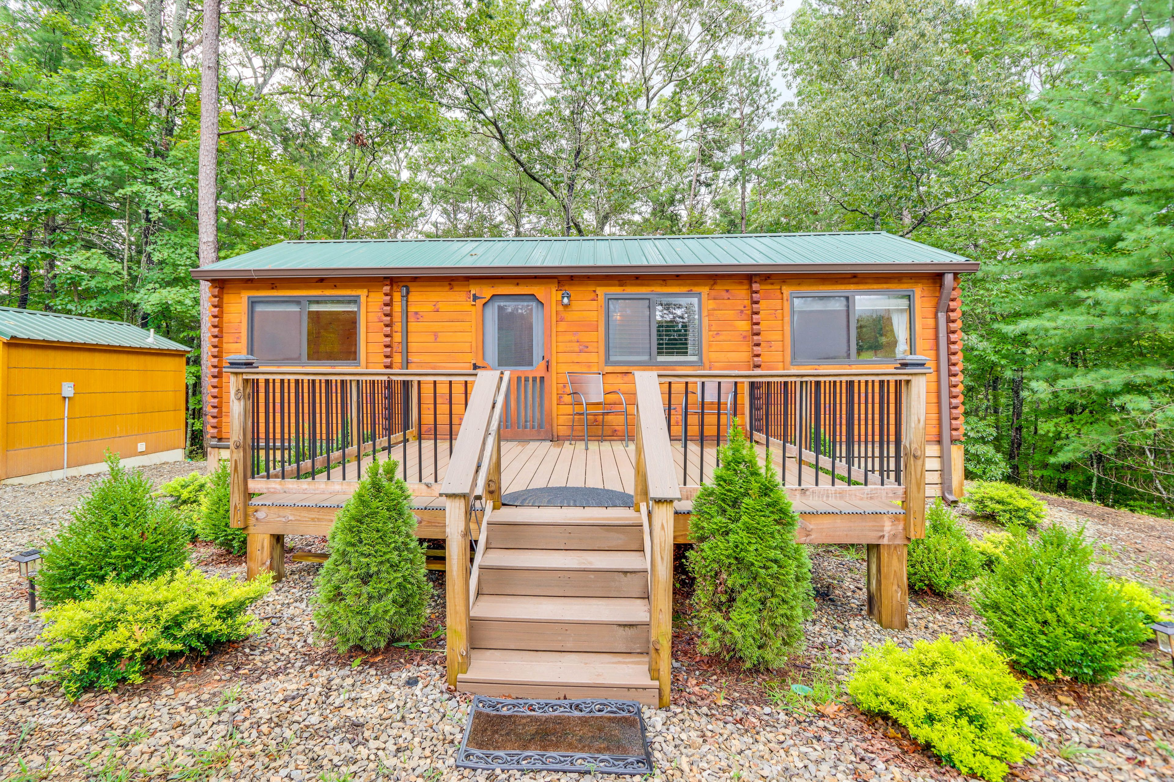 Cabin Exterior | Parking | Driveway (4 Vehicles)