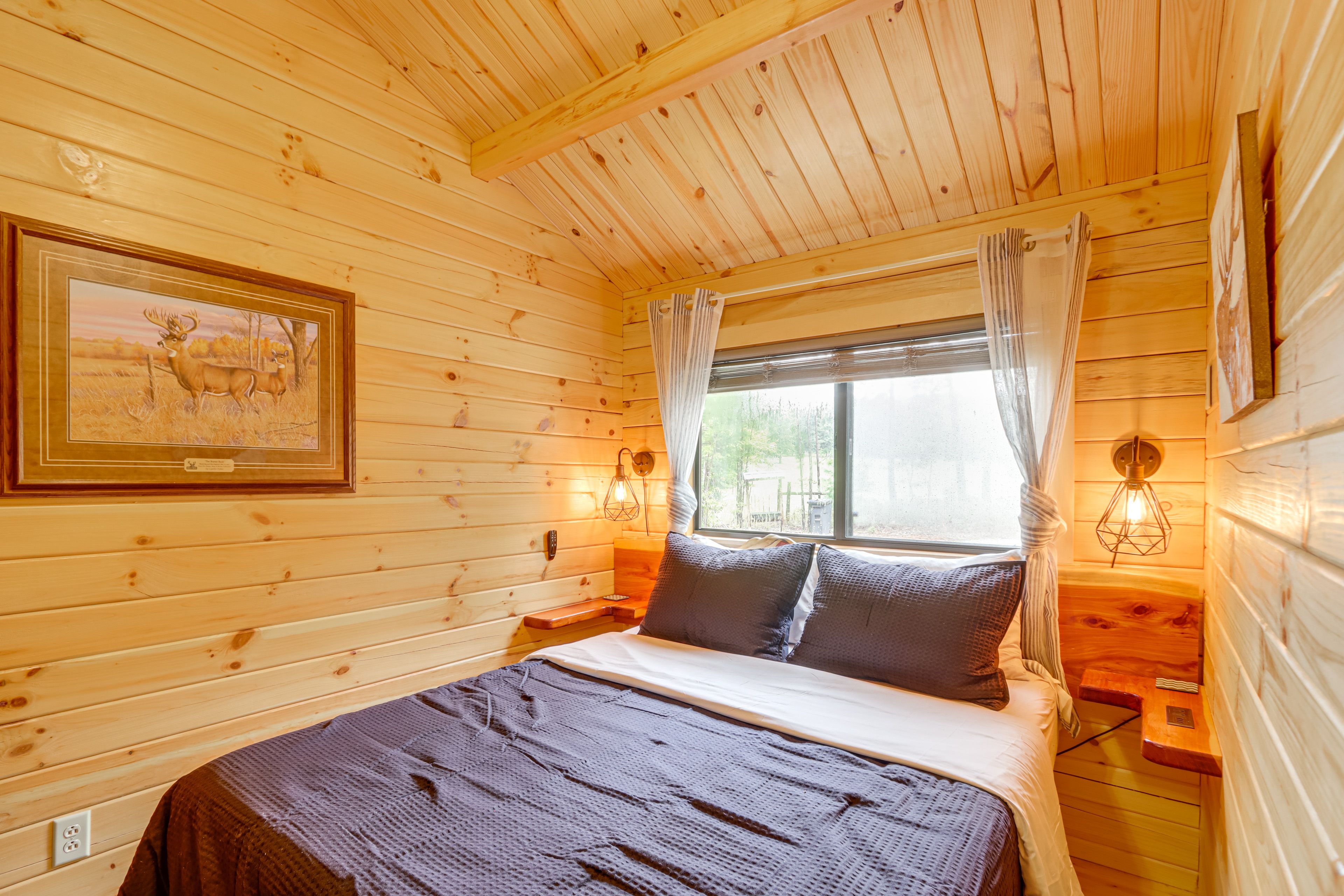 Bedroom 1 | Queen Bed | Linens Provided
