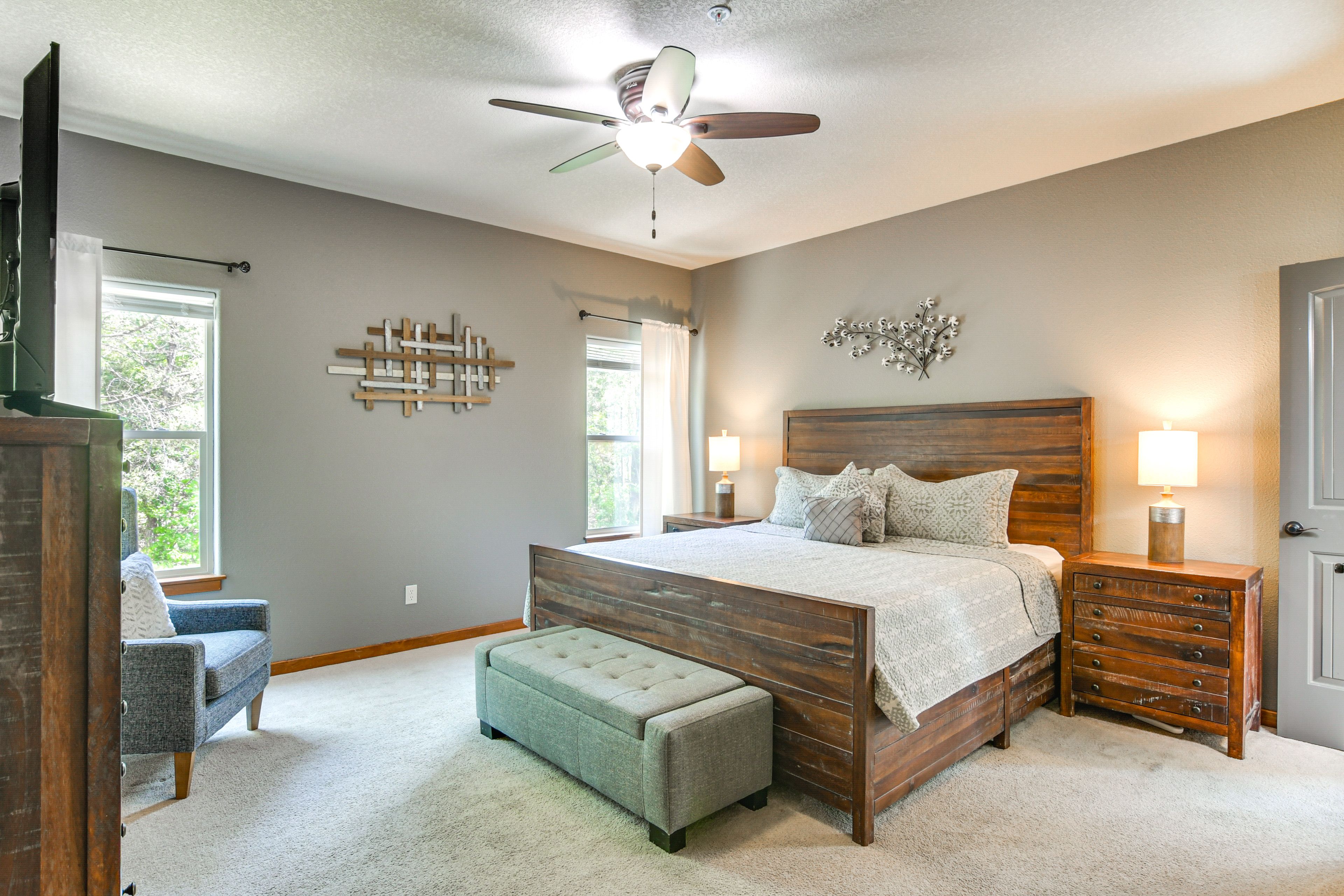 Bedroom 1 | Main Level | King Bed | Linens Provided