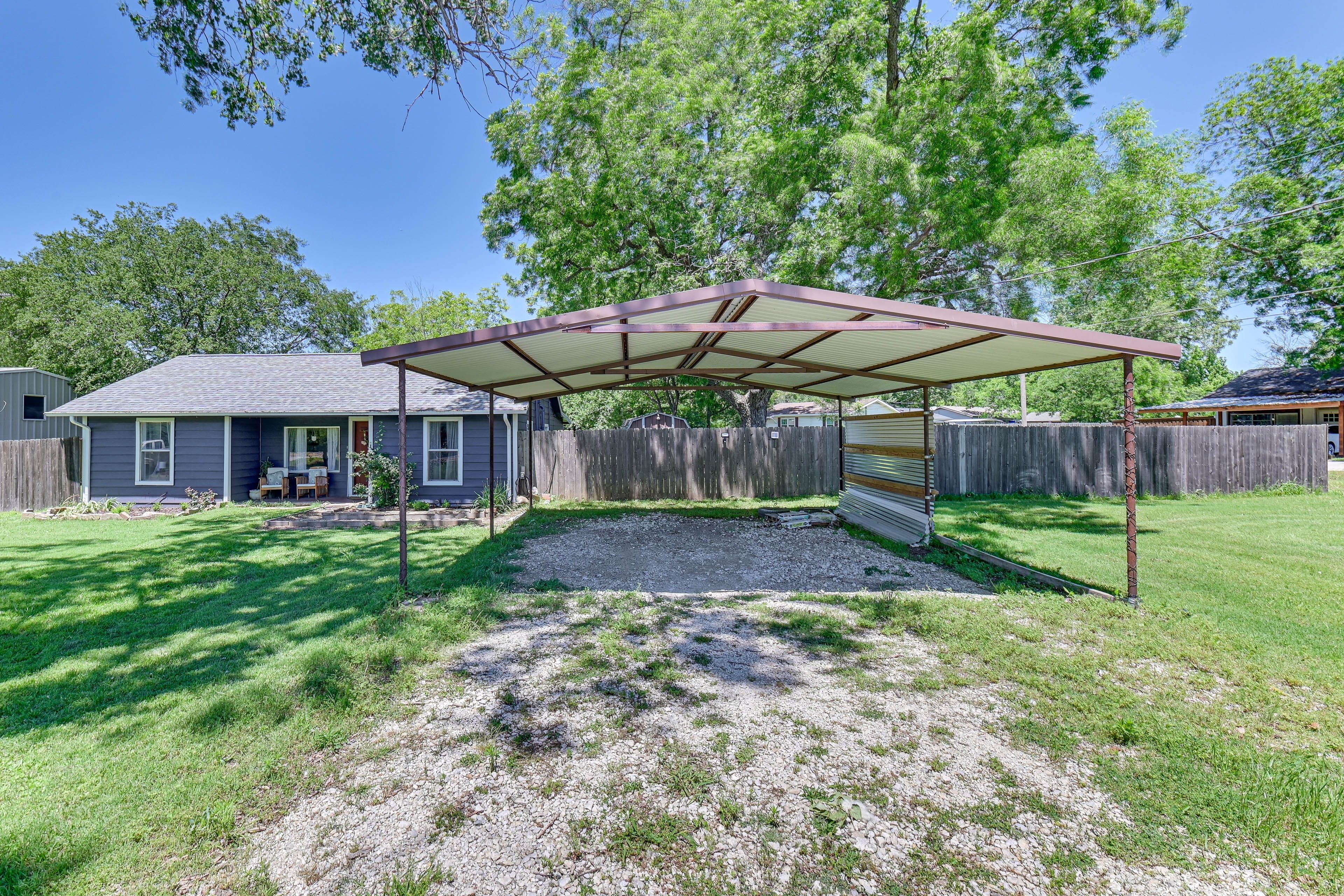 Addt’l Parking | RV/Trailer Parking Available