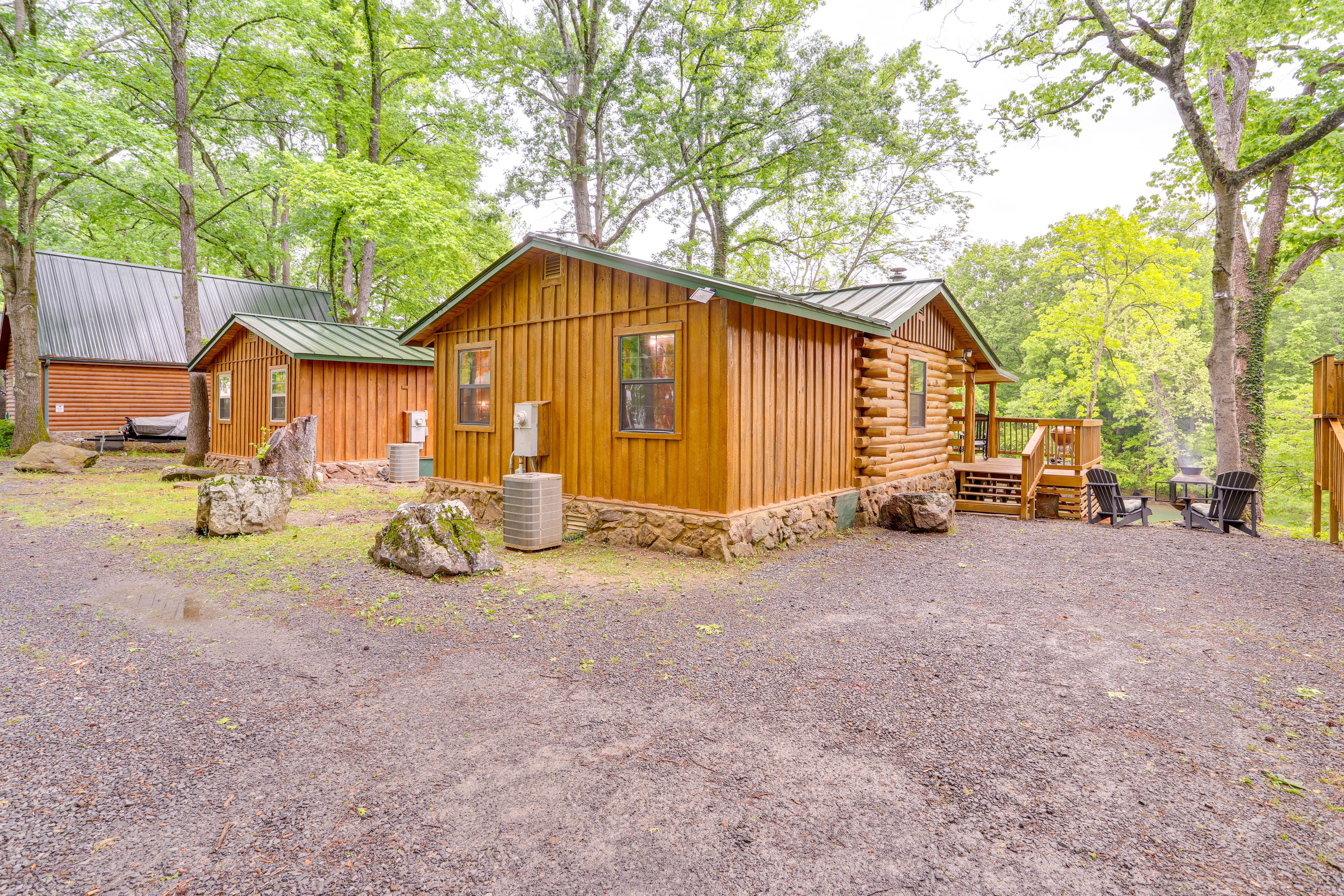 Parking | Driveway (2 Vehicles) | RV/Trailer Parking Nearby
